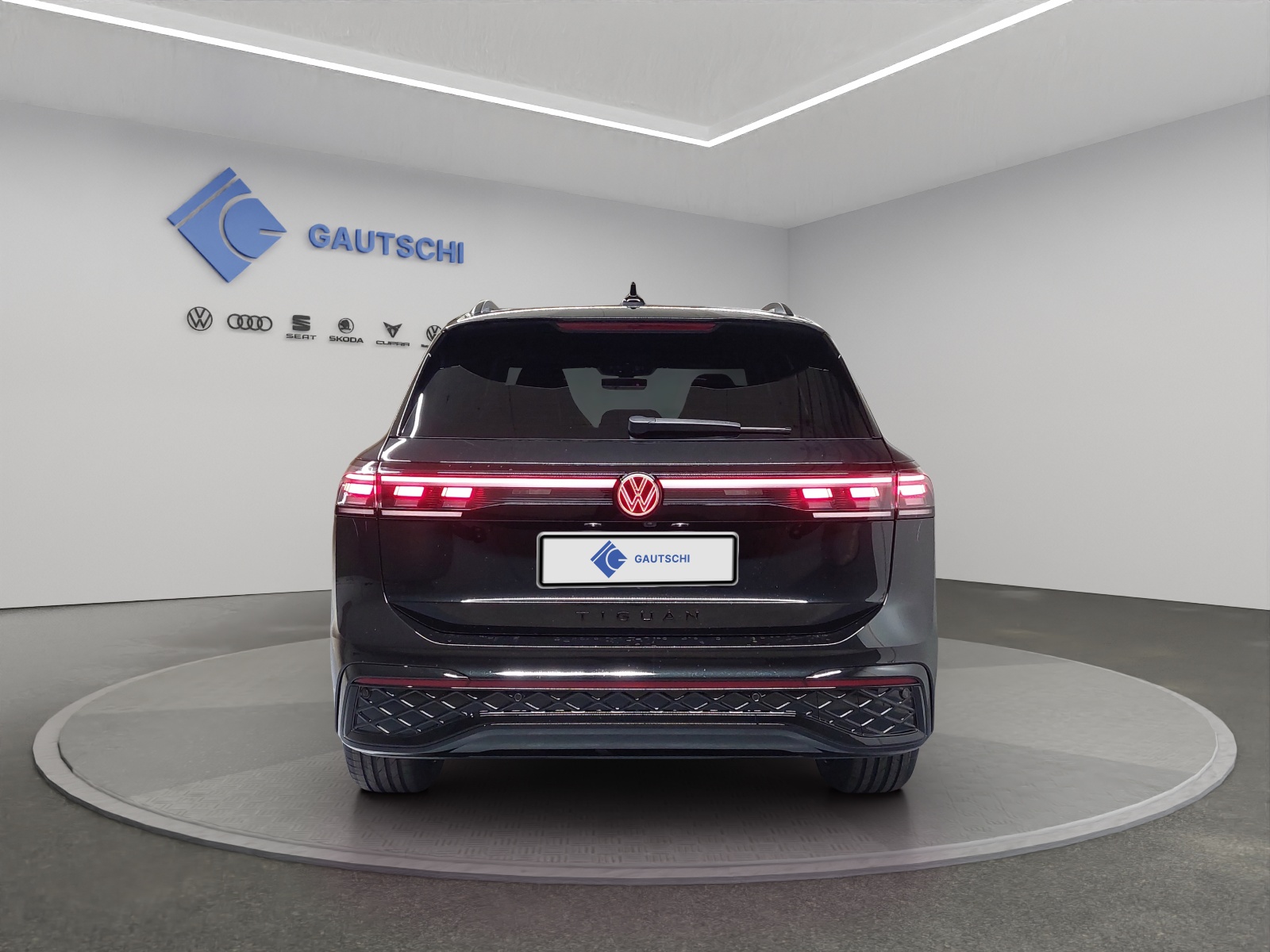 VW Tiguan 2.0 TSI DSG R-Line 4Motion-image-3