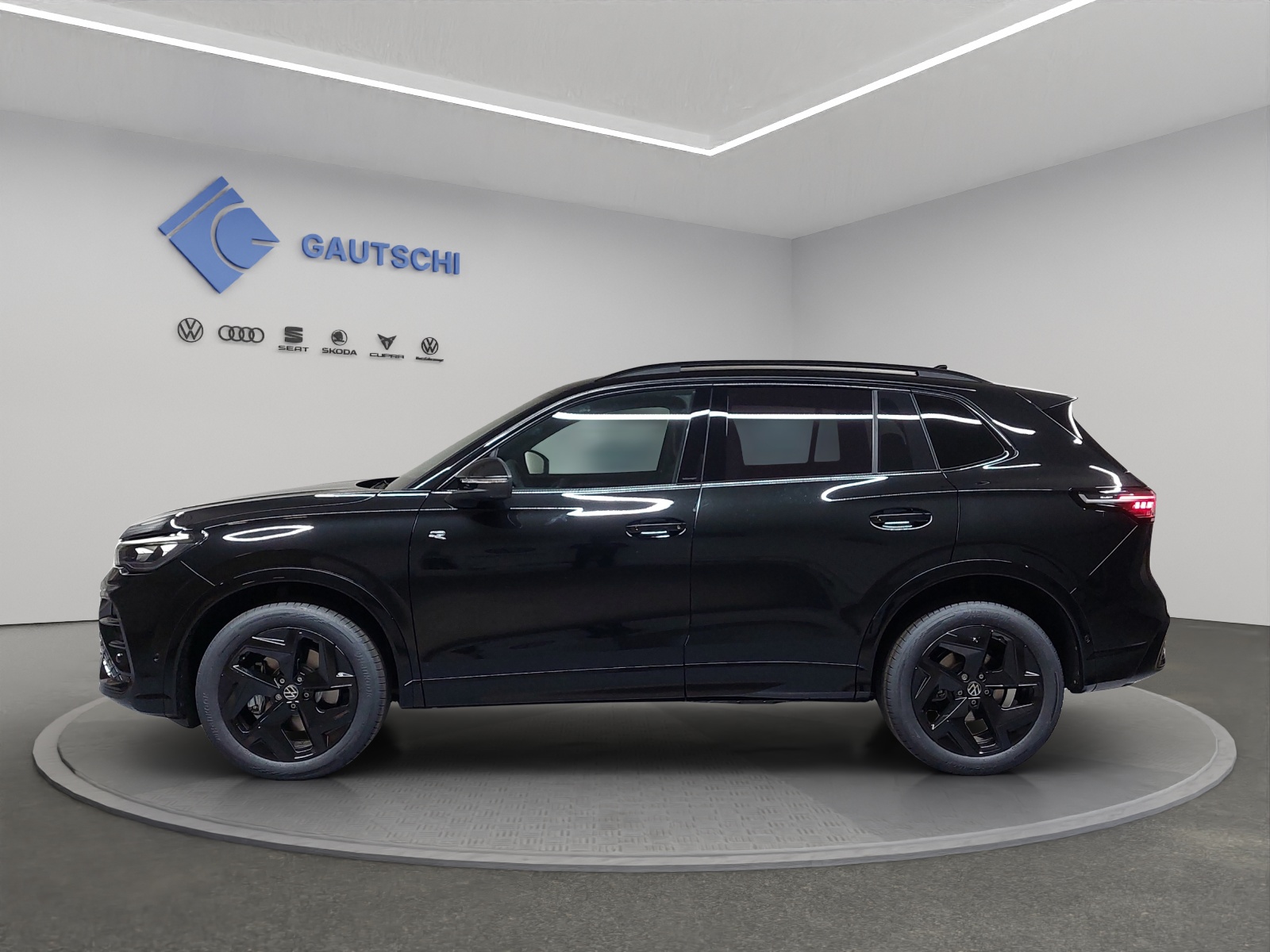 VW Tiguan 2.0 TSI DSG R-Line 4Motion-image-1