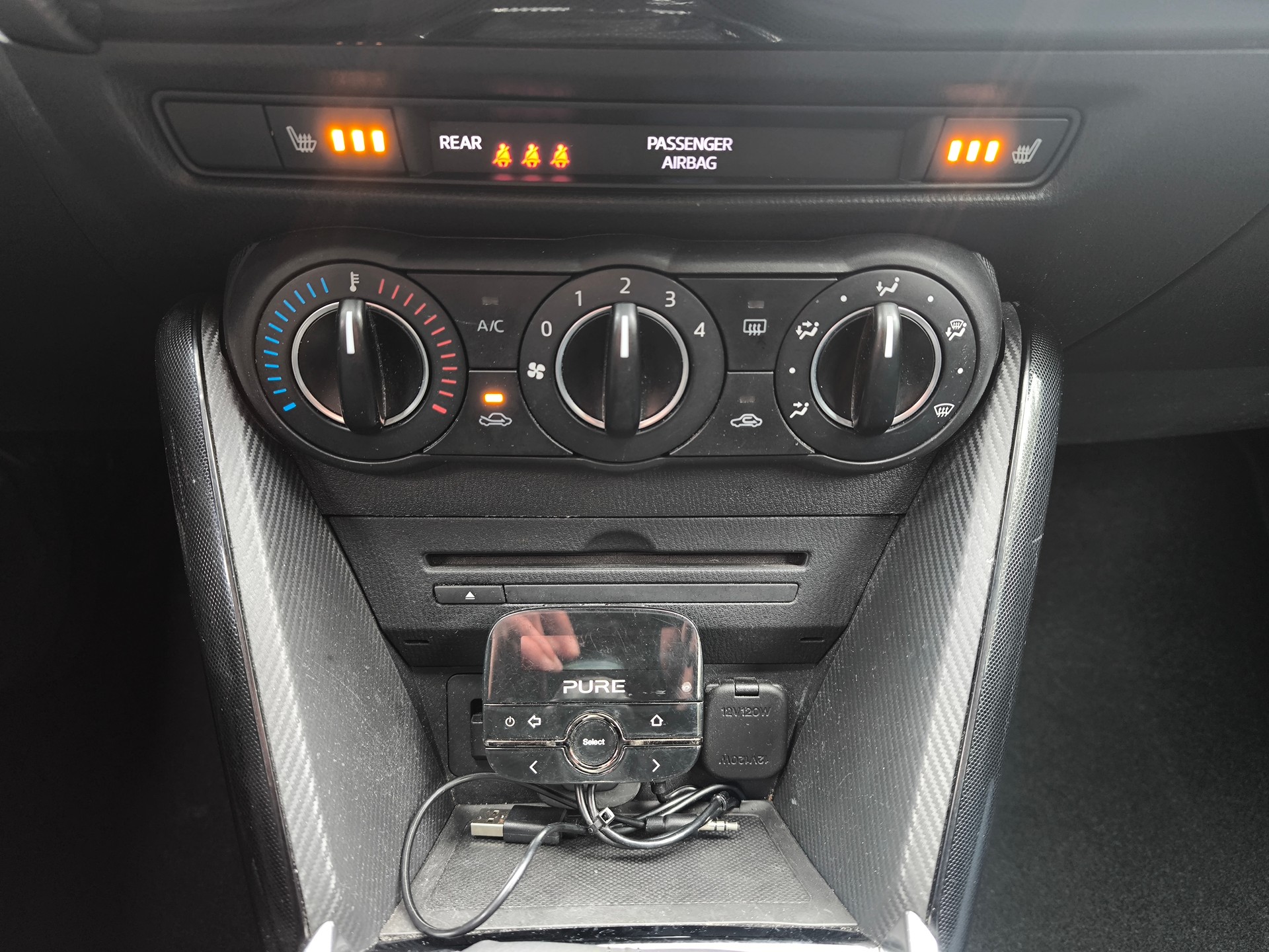 MAZDA 2 1.5i 16V Skyactiv-G Ambition Plus-image-22