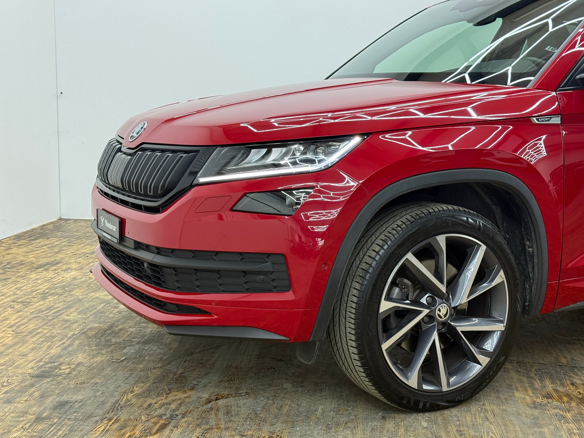 SKODA Kodiaq 2.0 TDI CR Sport Line 4x4 DSG ~AHK~7-PLÄTZER~-image-4
