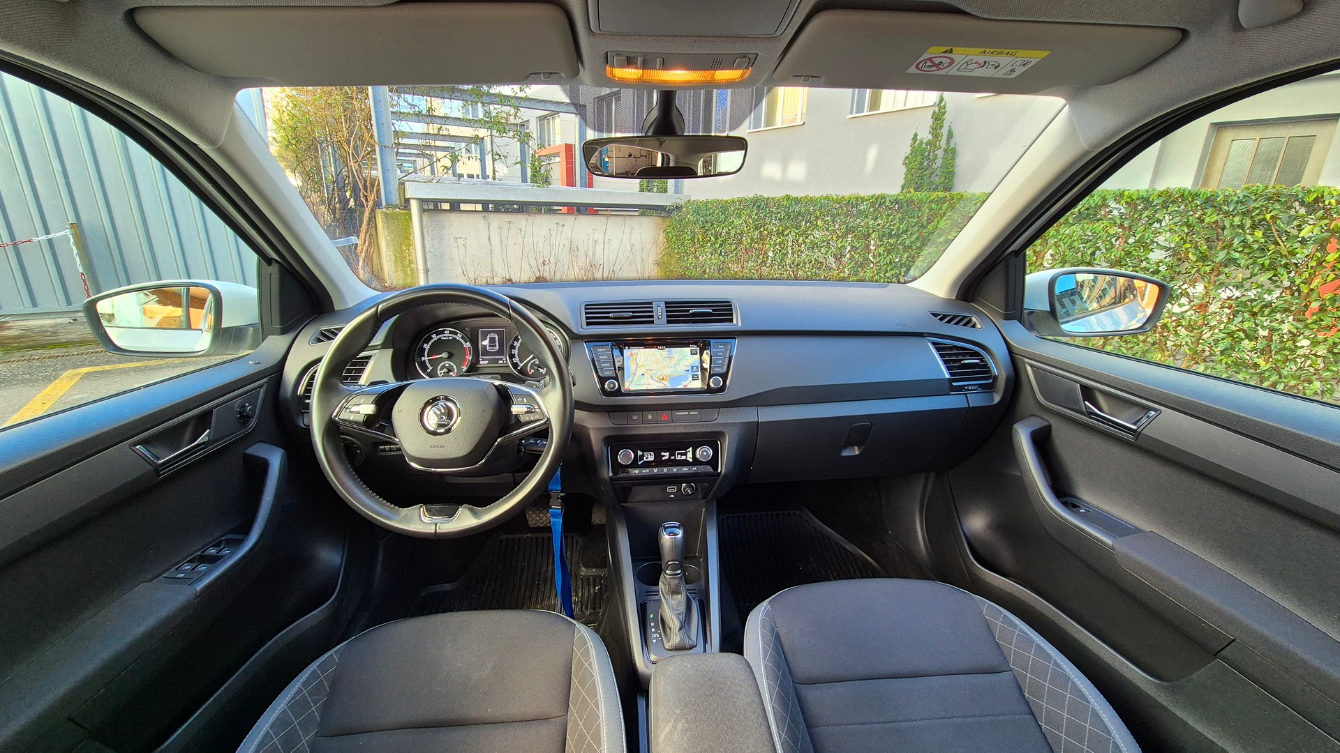 SKODA Fabia 1.0 TSI Ambition DSG-image-3