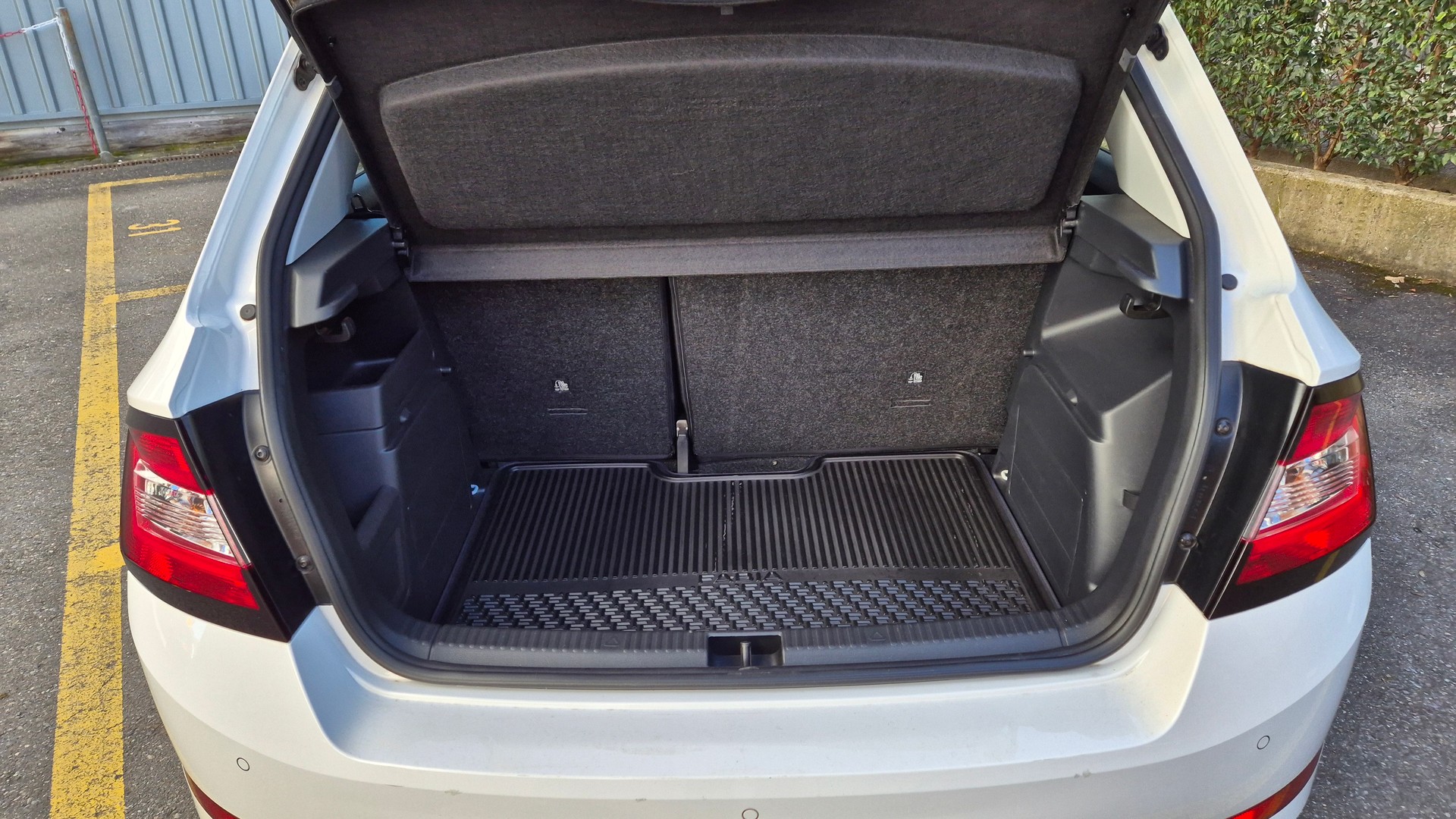 SKODA Fabia 1.0 TSI Ambition DSG-image-6