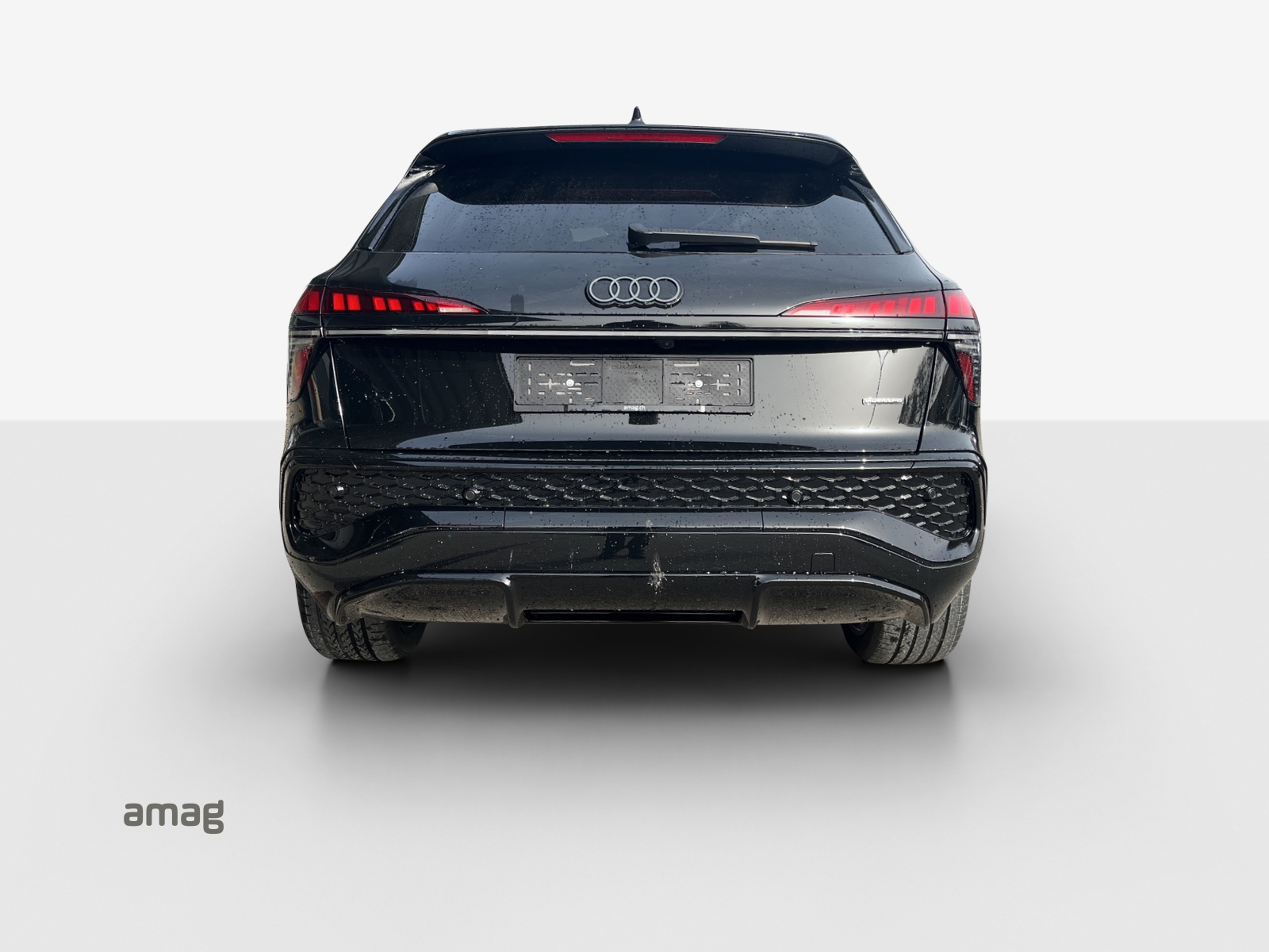 AUDI Q3 SUV TFSI quattro 195 kW S tronic-image-3
