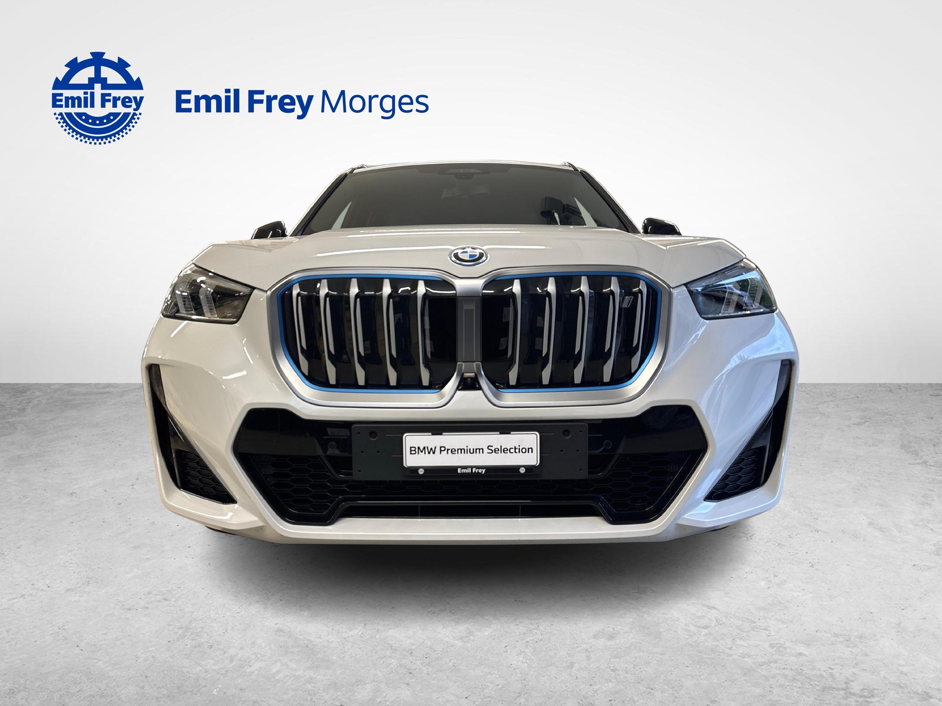 BMW iX1 30 xDrive-image-7