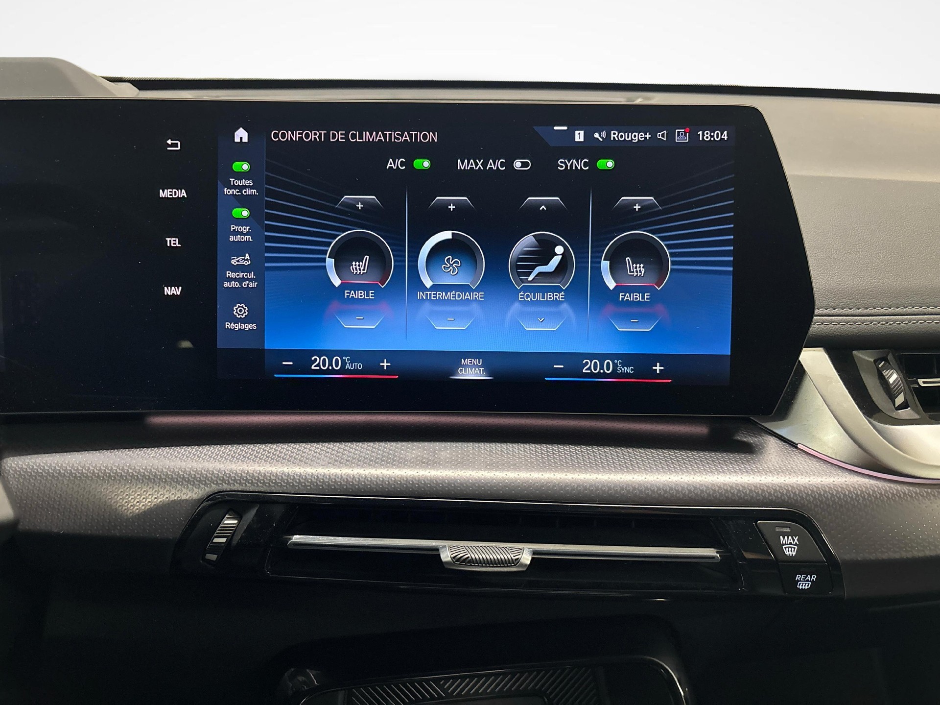BMW iX1 30 xDrive-image-14
