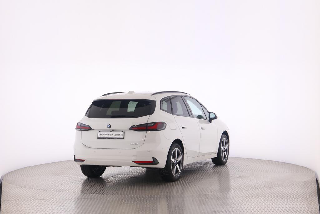BMW 218d Active Tourer-image-1