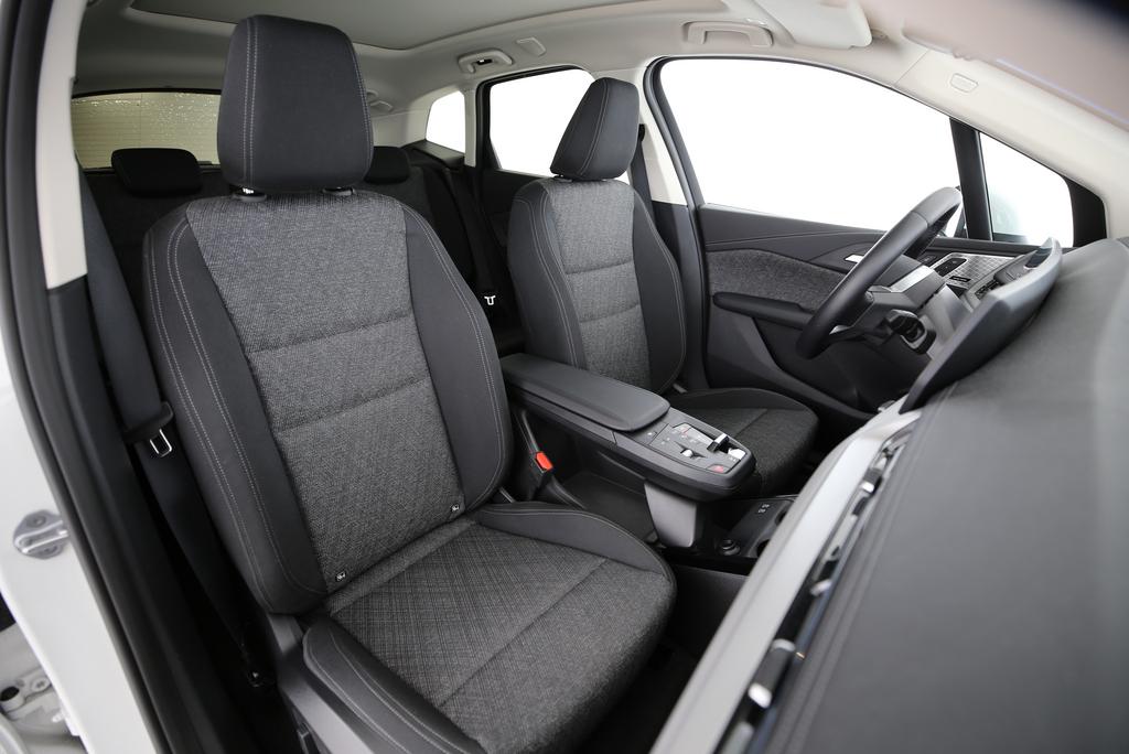 BMW 218d Active Tourer-image-12