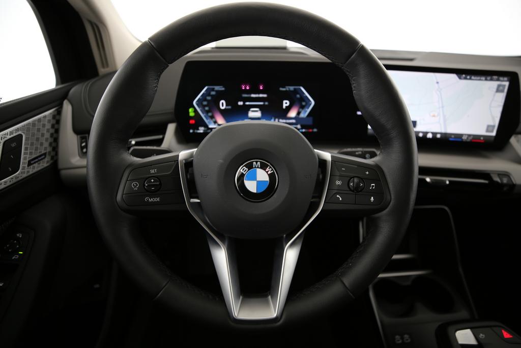 BMW 218d Active Tourer-image-5