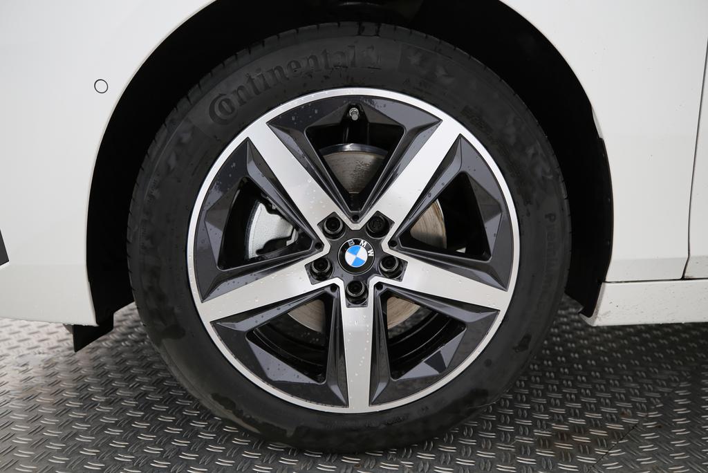 BMW 218d Active Tourer-image-18