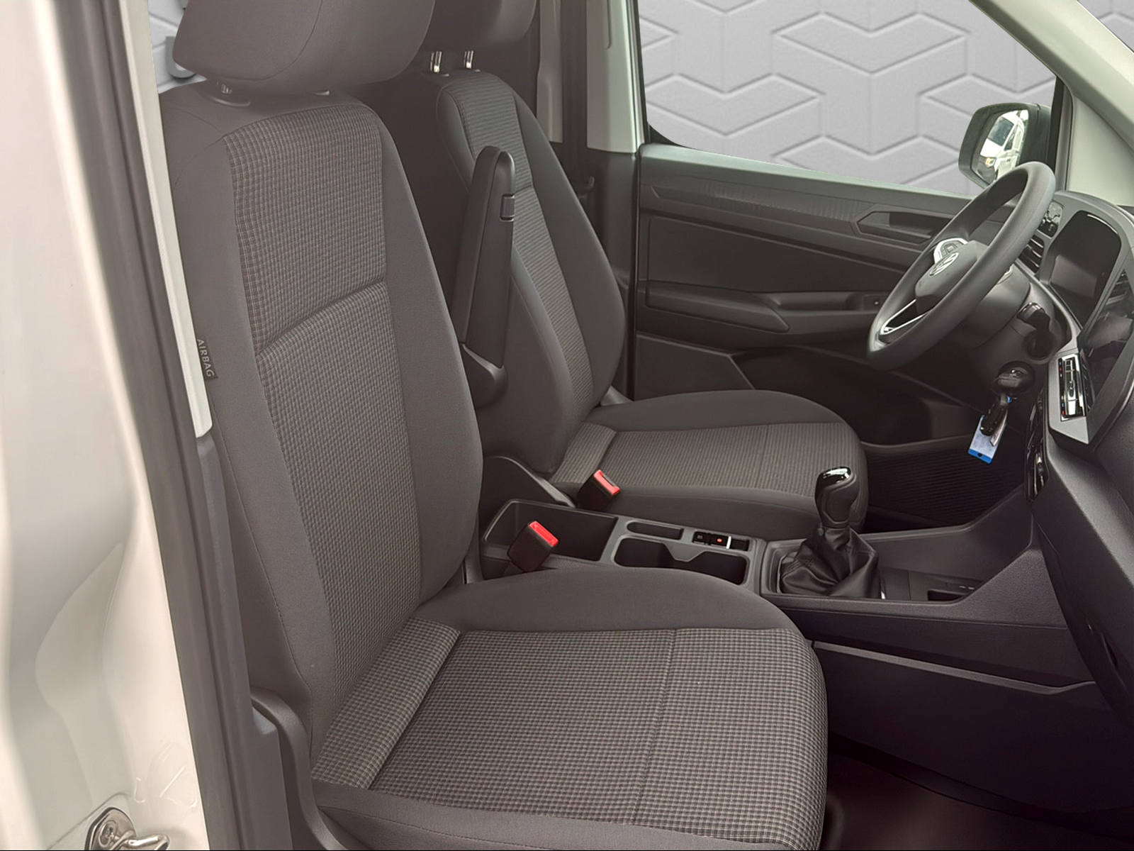 VW Caddy Cargo 2.0TDI Maxi 4Motion-image-12