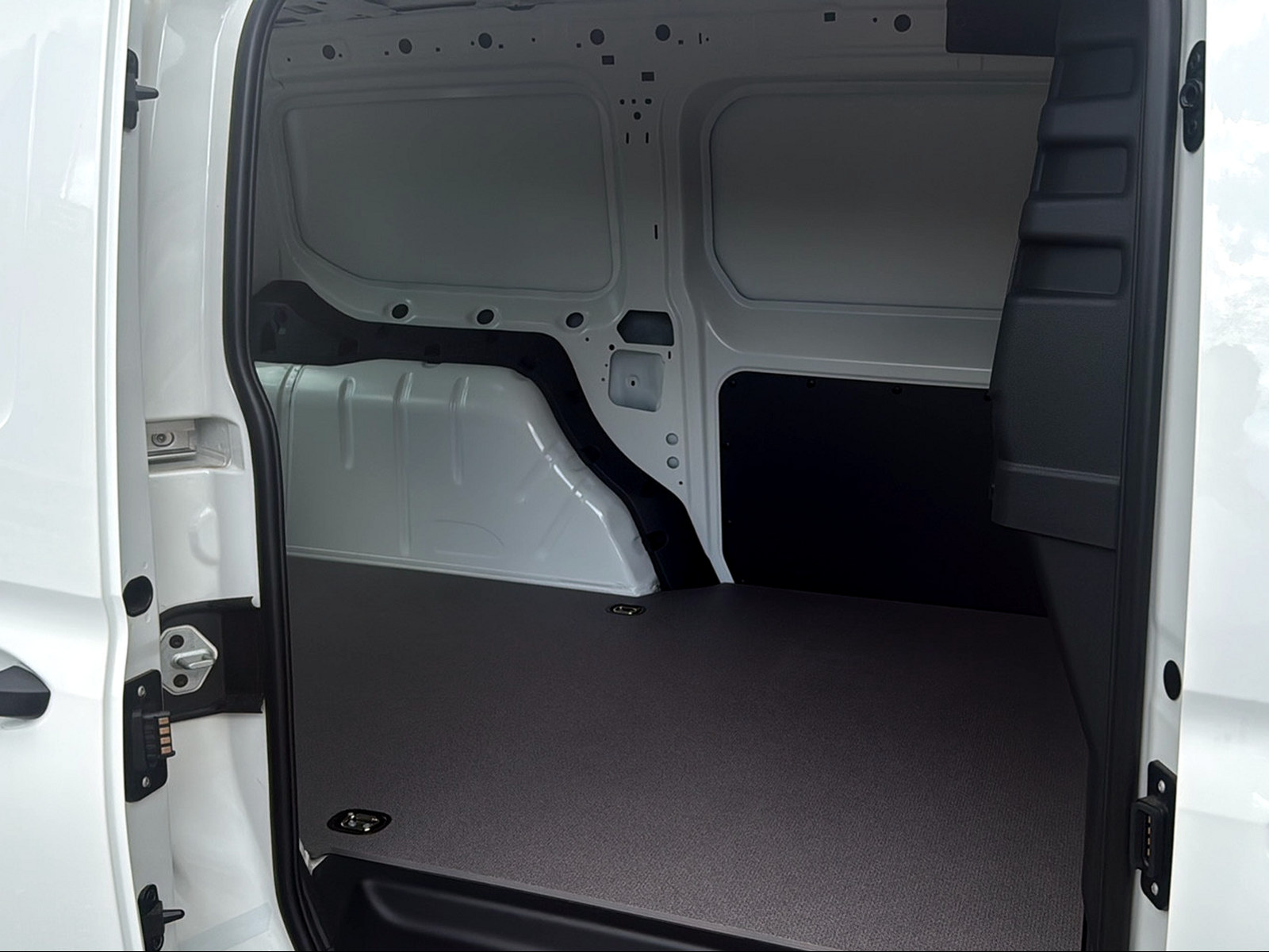 VW Caddy Cargo 2.0TDI Maxi 4Motion-image-11