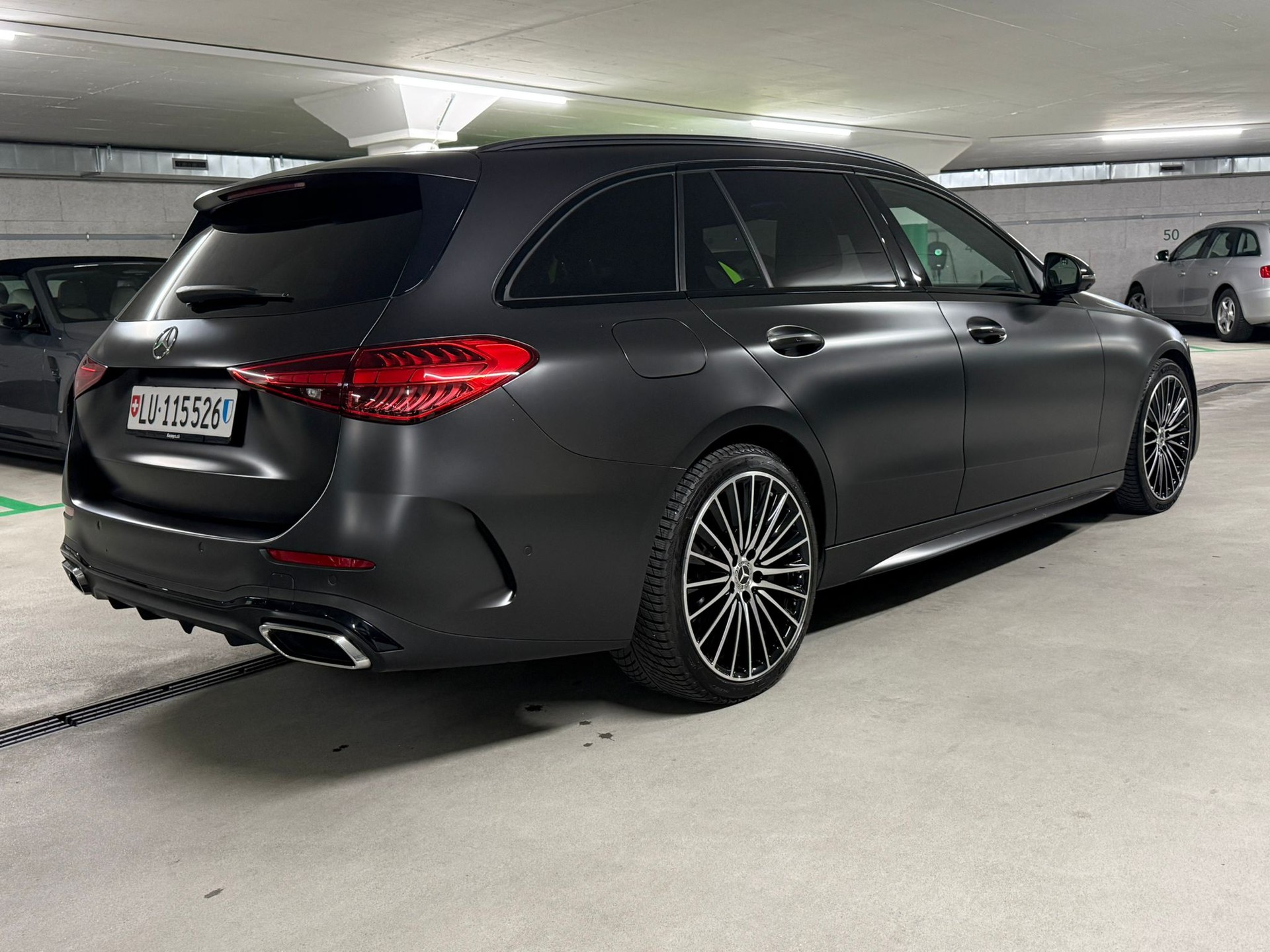 MERCEDES-BENZ C 220 d T 4 Matic-image-4