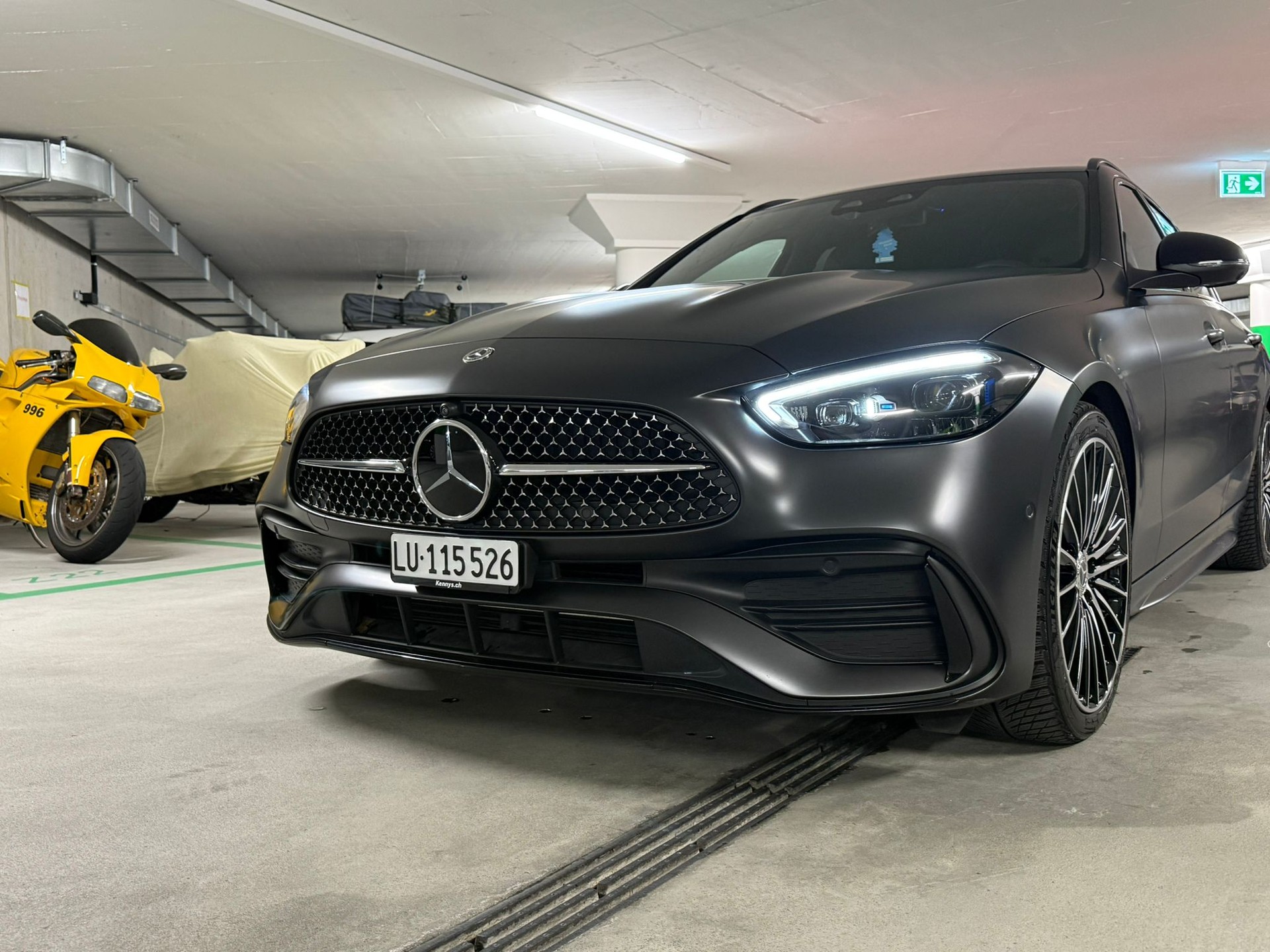 MERCEDES-BENZ C 220 d T 4 Matic-image-5