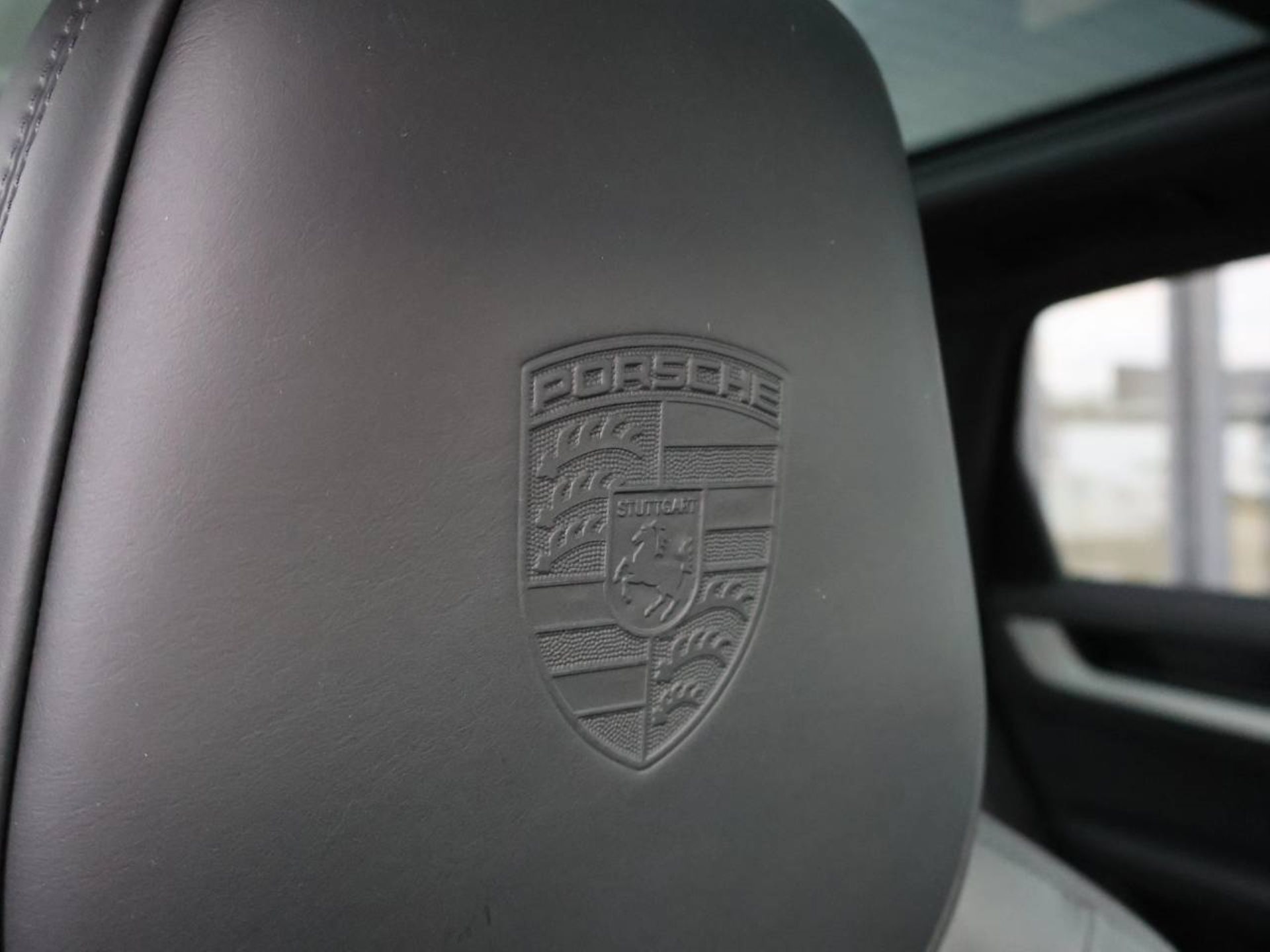 PORSCHE Cayenne S-image-26