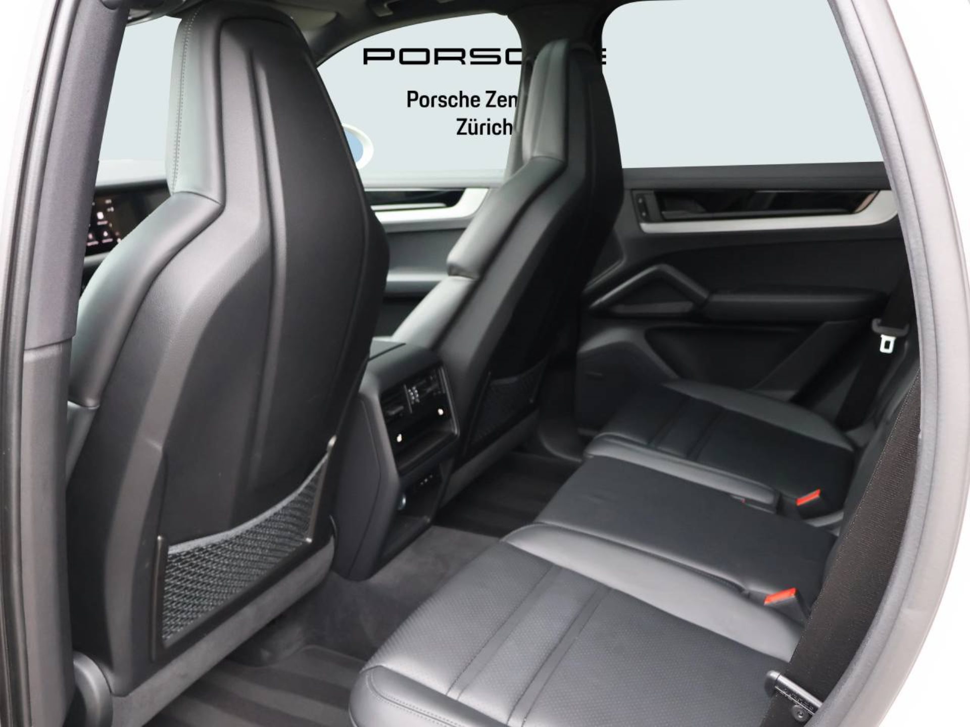 PORSCHE Cayenne S-image-18