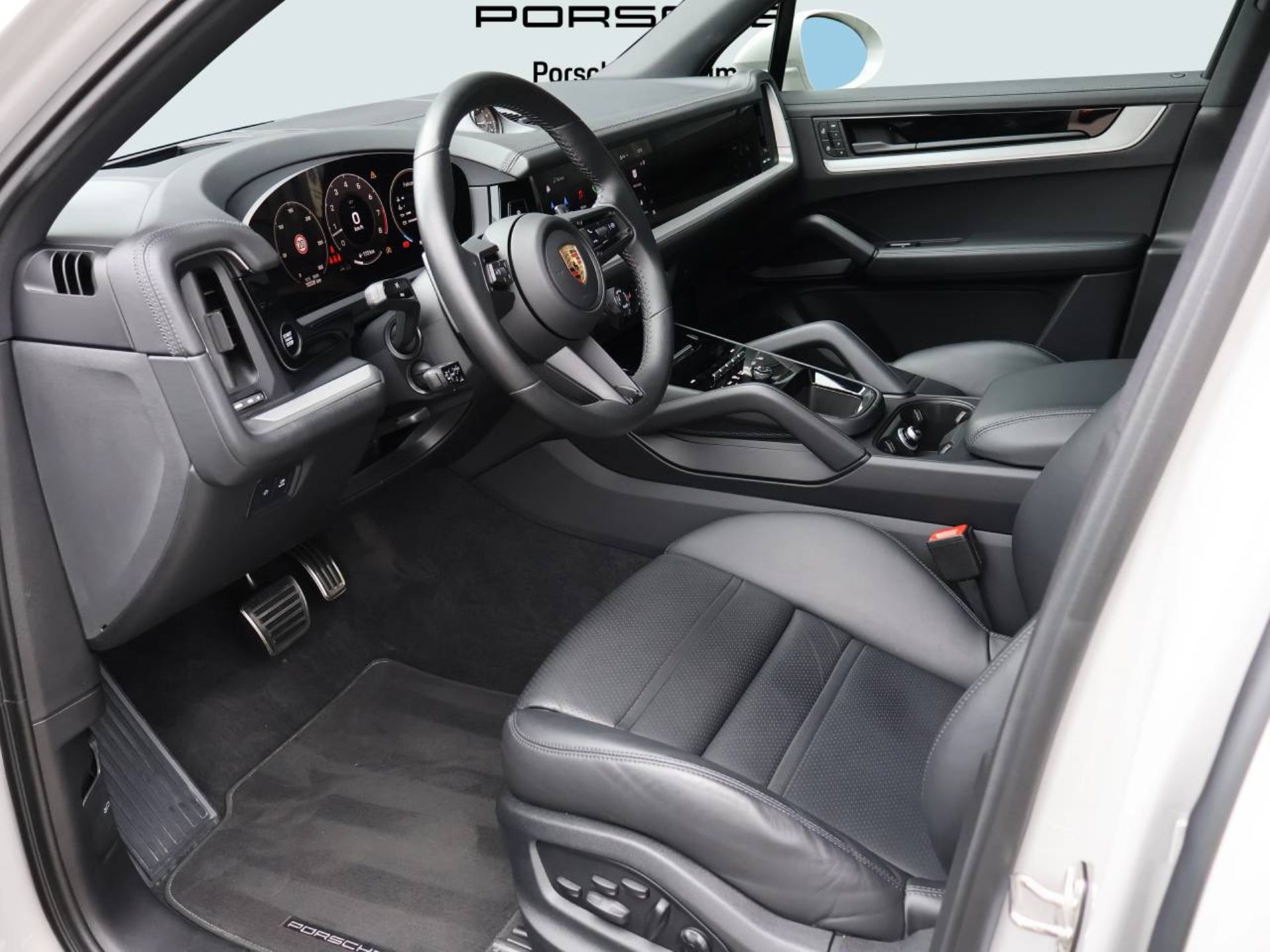 PORSCHE Cayenne S-showroom-element-3