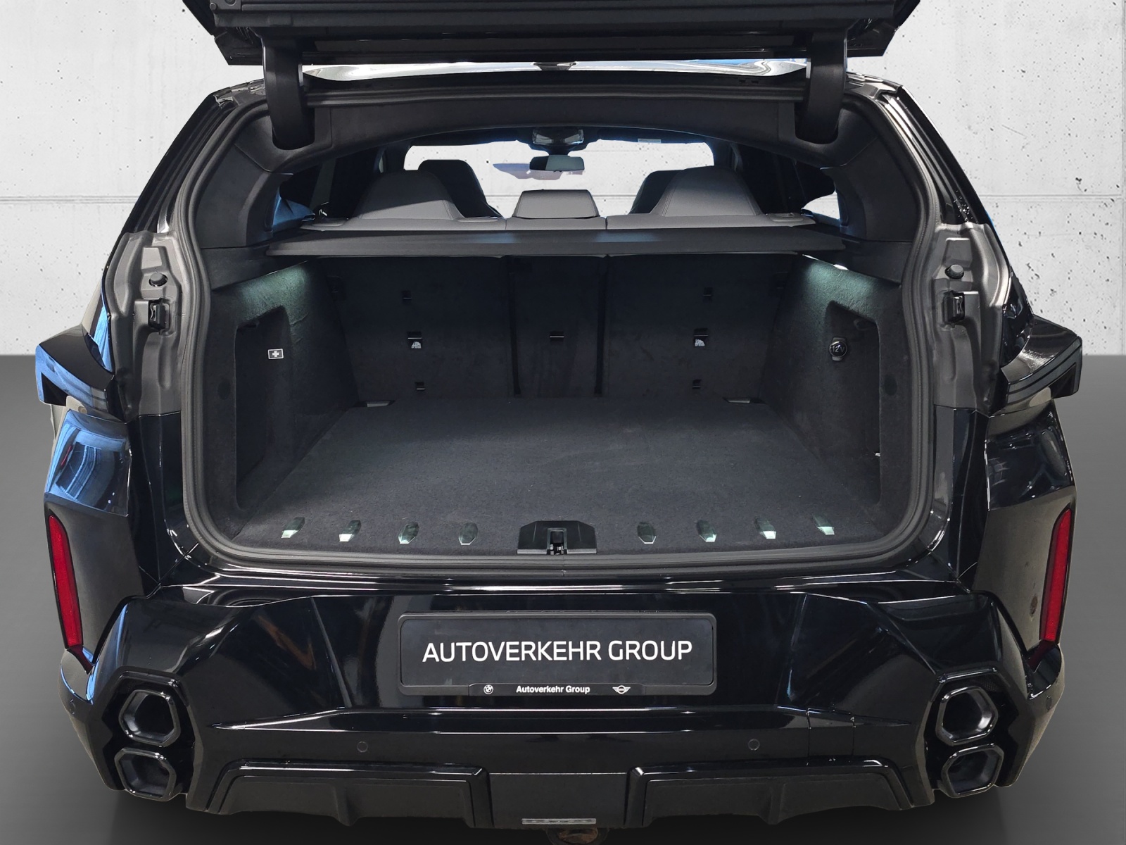 BMW XM xDrive 50e PHEV Steptronic-image-18