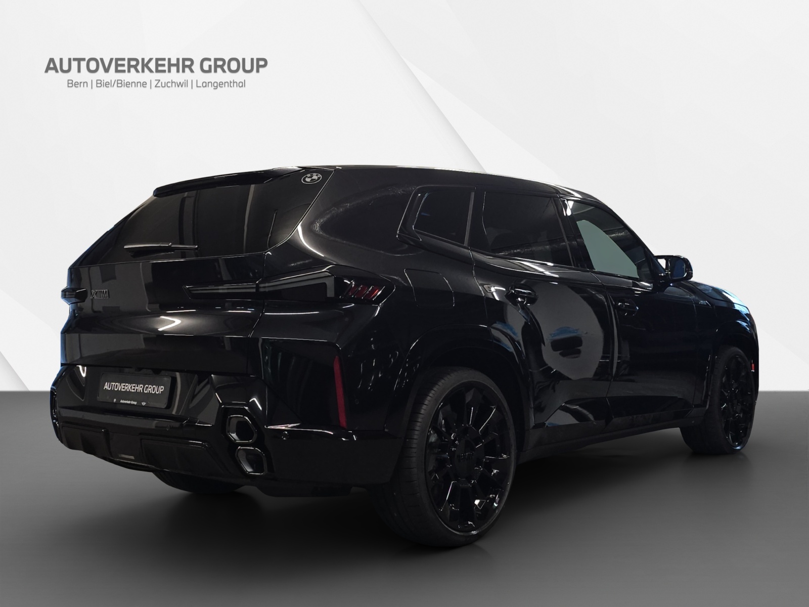 BMW XM xDrive 50e PHEV Steptronic-image-4
