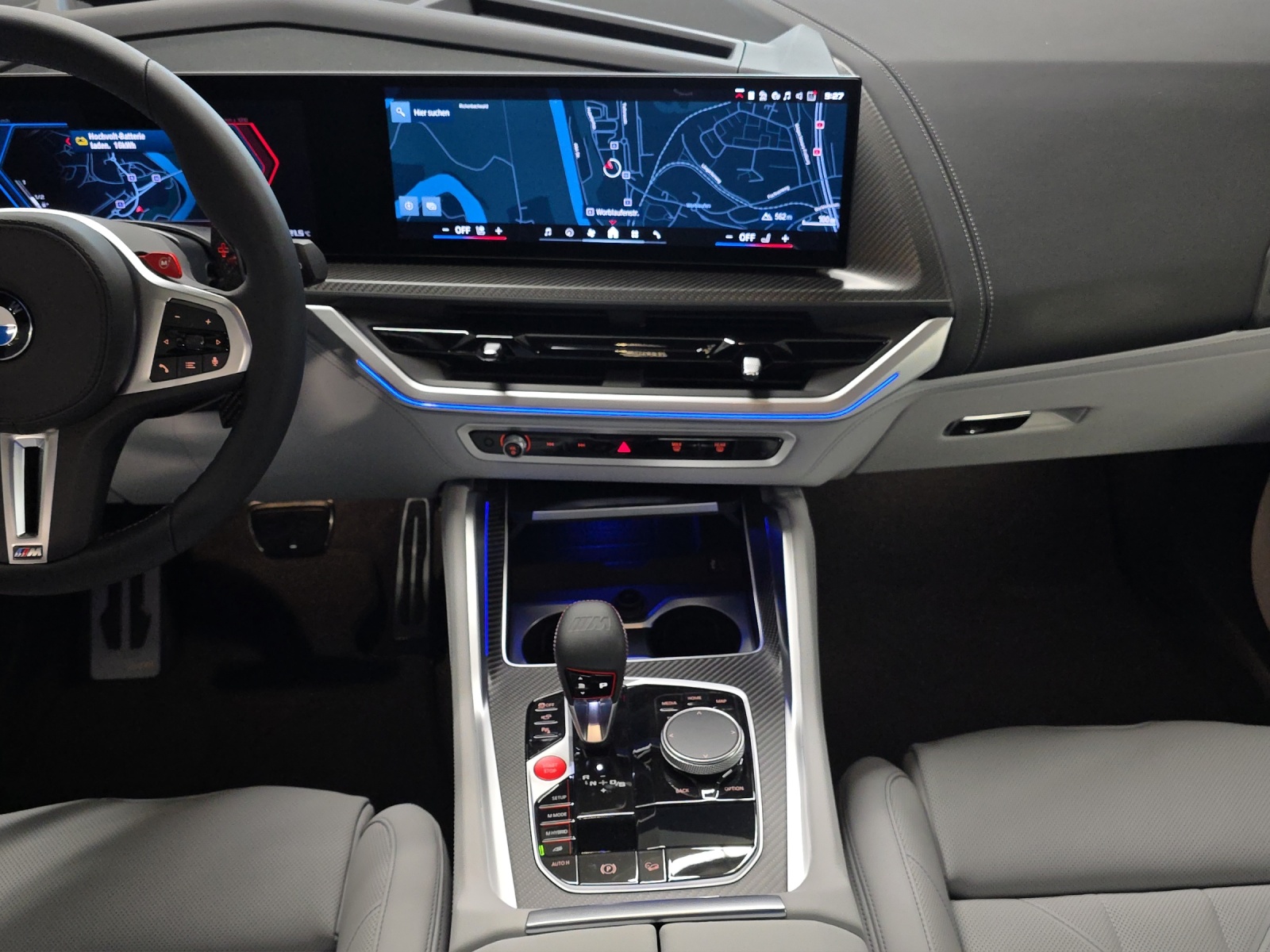 BMW XM xDrive 50e PHEV Steptronic-image-14