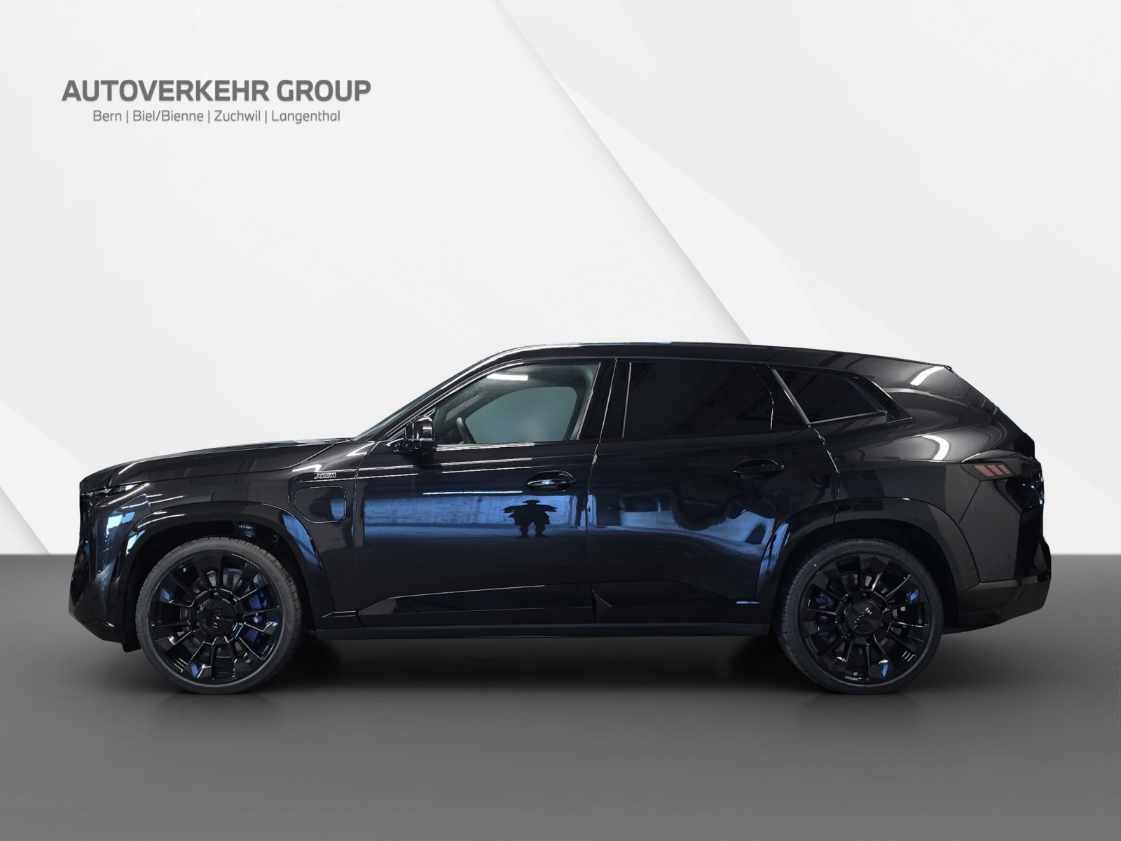 BMW XM xDrive 50e PHEV Steptronic-image-7