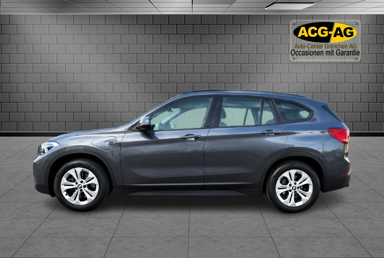 BMW X1 xDrive 25e Steptronic ** Teil-Leder ** Navi mit RF-kamera ** H.Up Display ** Sitzheizung **-image-3