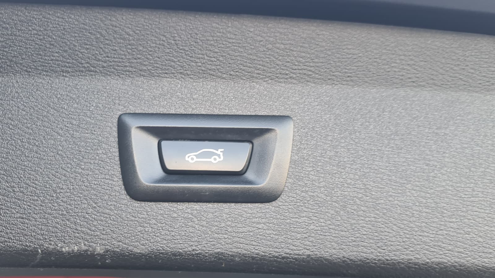 BMW X1 xDrive 25e Steptronic ** Teil-Leder ** Navi mit RF-kamera ** H.Up Display ** Sitzheizung **-image-7