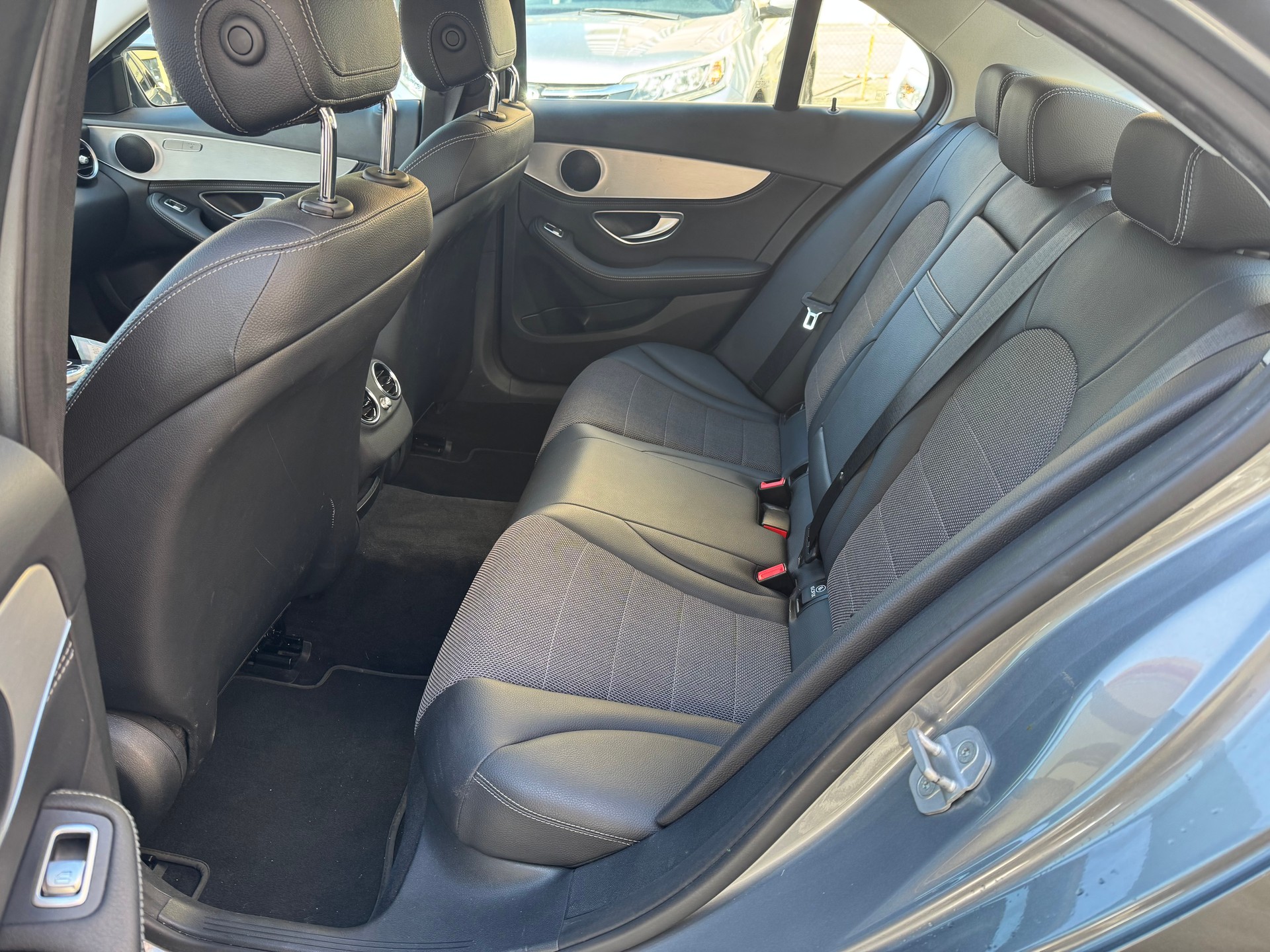 MERCEDES-BENZ C 180 Avantgarde 7G-Tronic-image-5