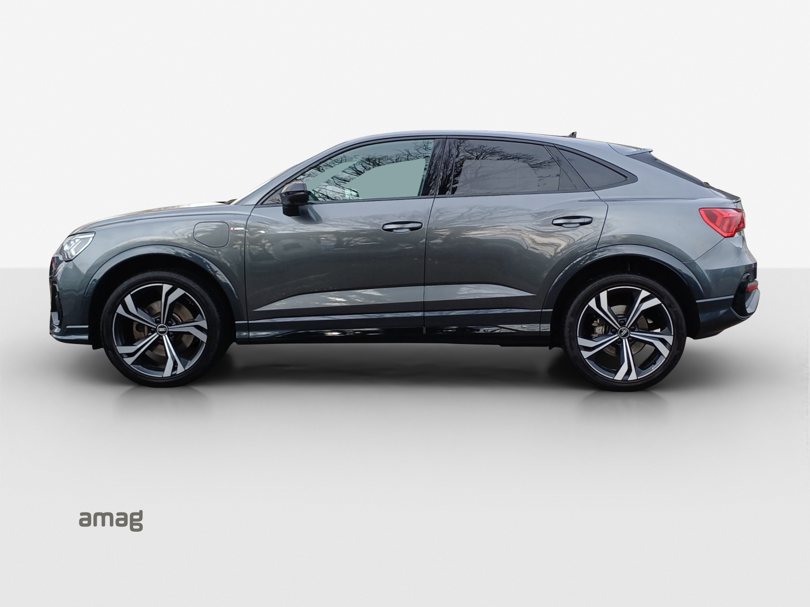 AUDI Q3 Sportback 45 TFSI e S line Attraction S-tronic-image-2
