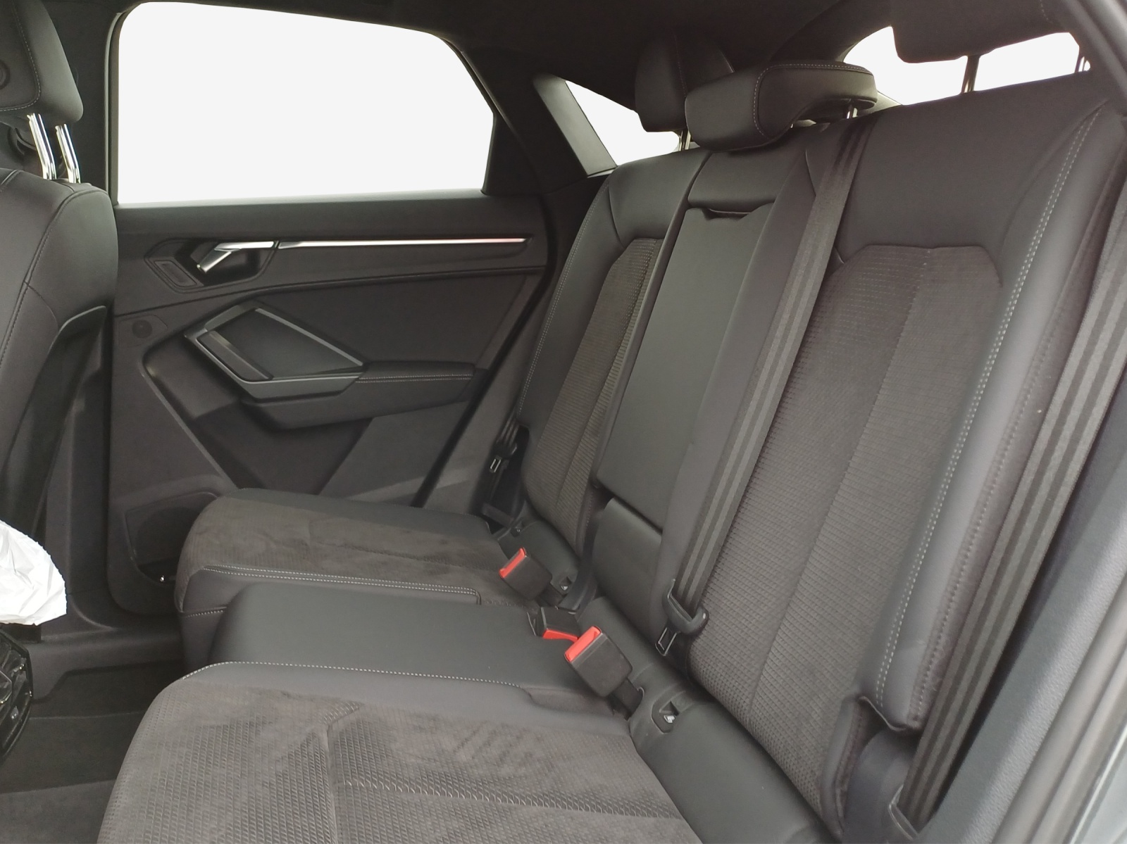 AUDI Q3 Sportback 45 TFSI e S line Attraction S-tronic-image-12