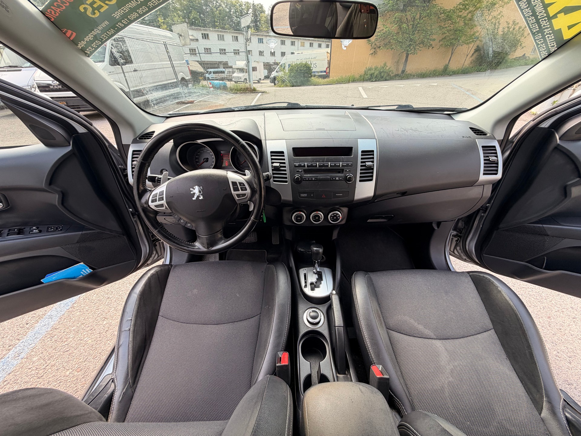 PEUGEOT 4007 2.4 Platinum Edition CVT-image-23
