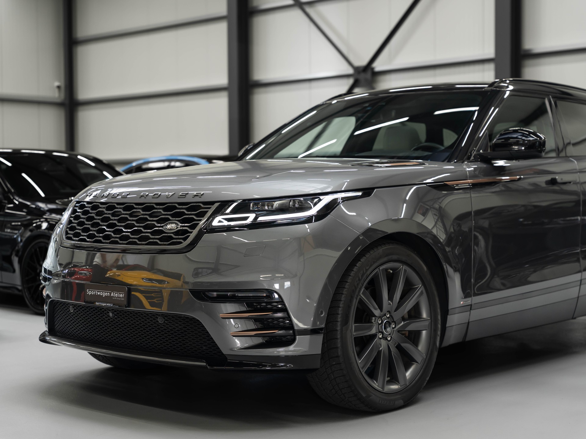 LAND ROVER Range Rover Velar R-Dynamic P 380 SE Automatic-image-13
