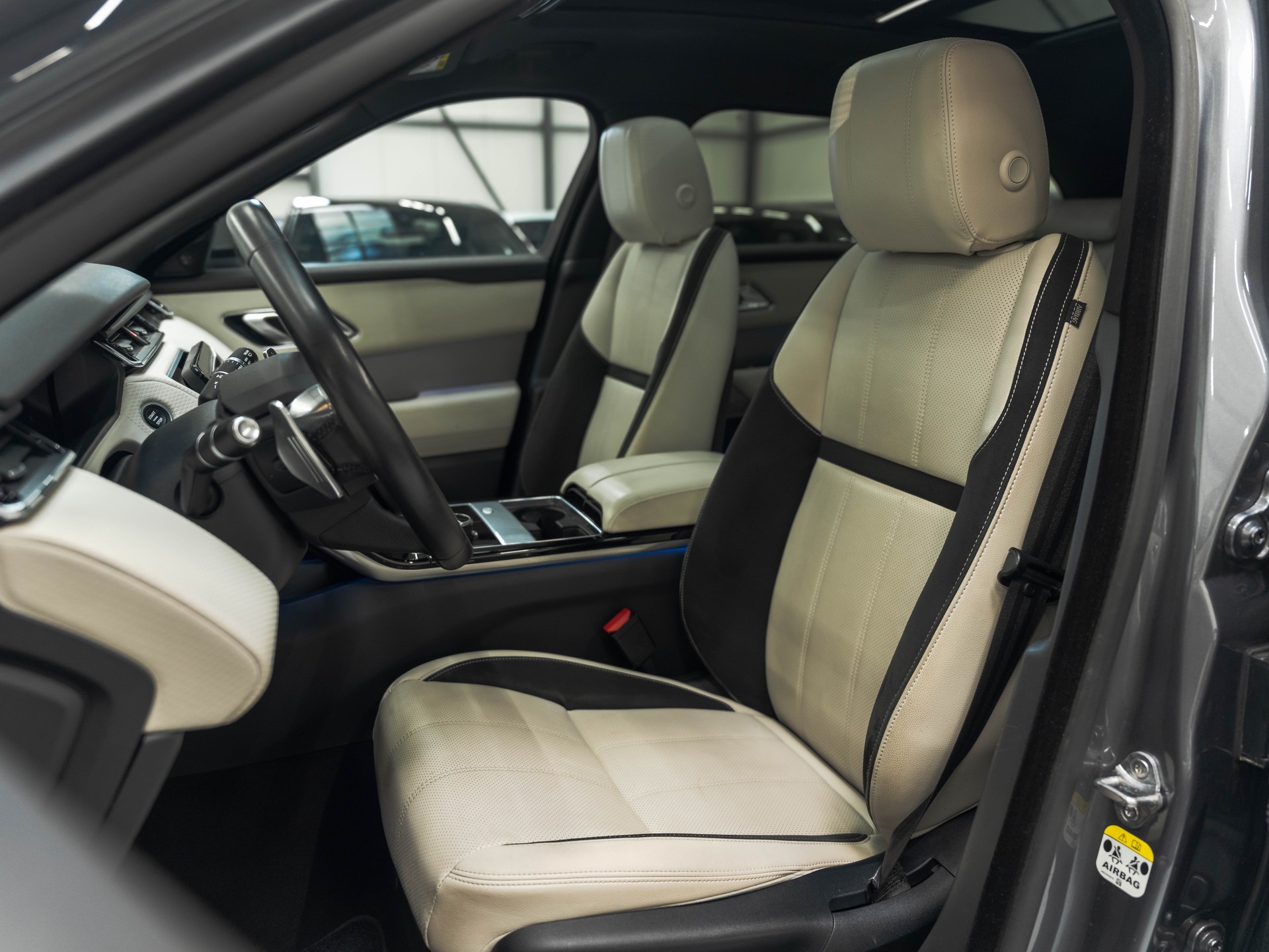 LAND ROVER Range Rover Velar R-Dynamic P 380 SE Automatic-image-9