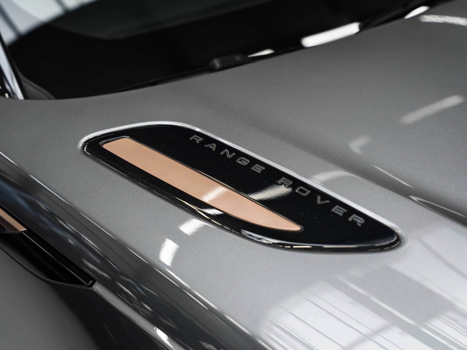 LAND ROVER Range Rover Velar R-Dynamic P 380 SE Automatic-image-18