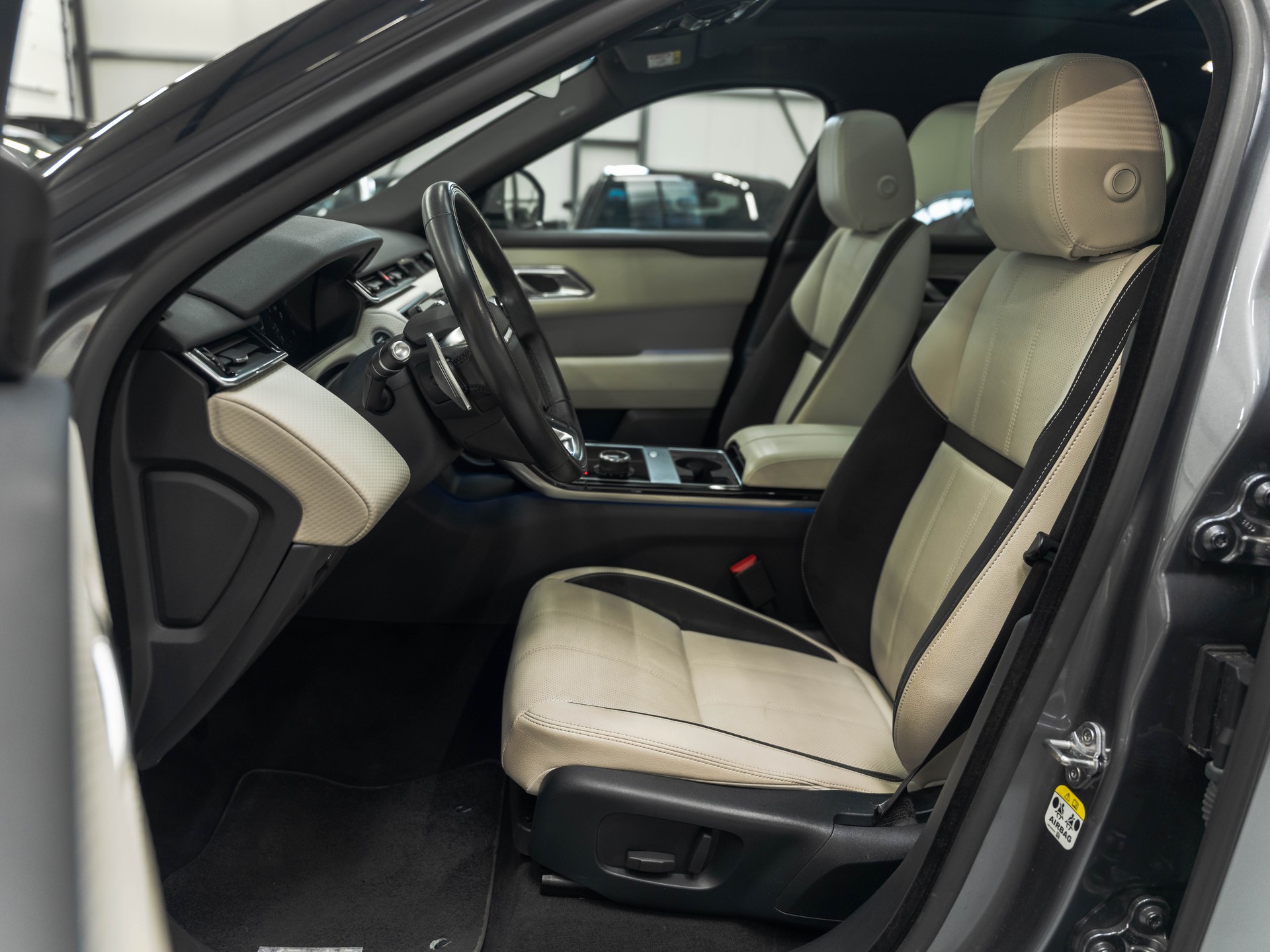 LAND ROVER Range Rover Velar R-Dynamic P 380 SE Automatic-image-8
