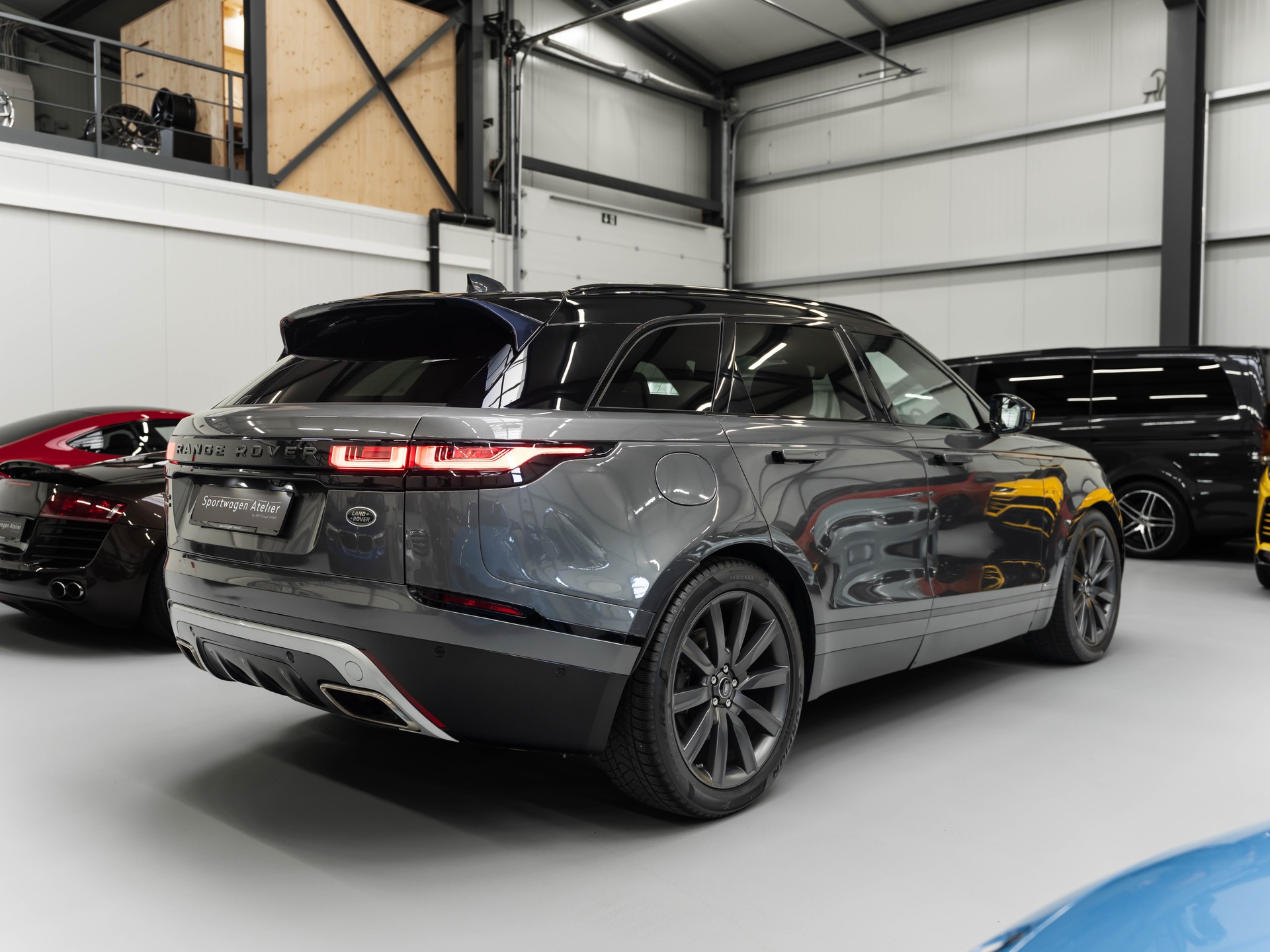 LAND ROVER Range Rover Velar R-Dynamic P 380 SE Automatic-image-3
