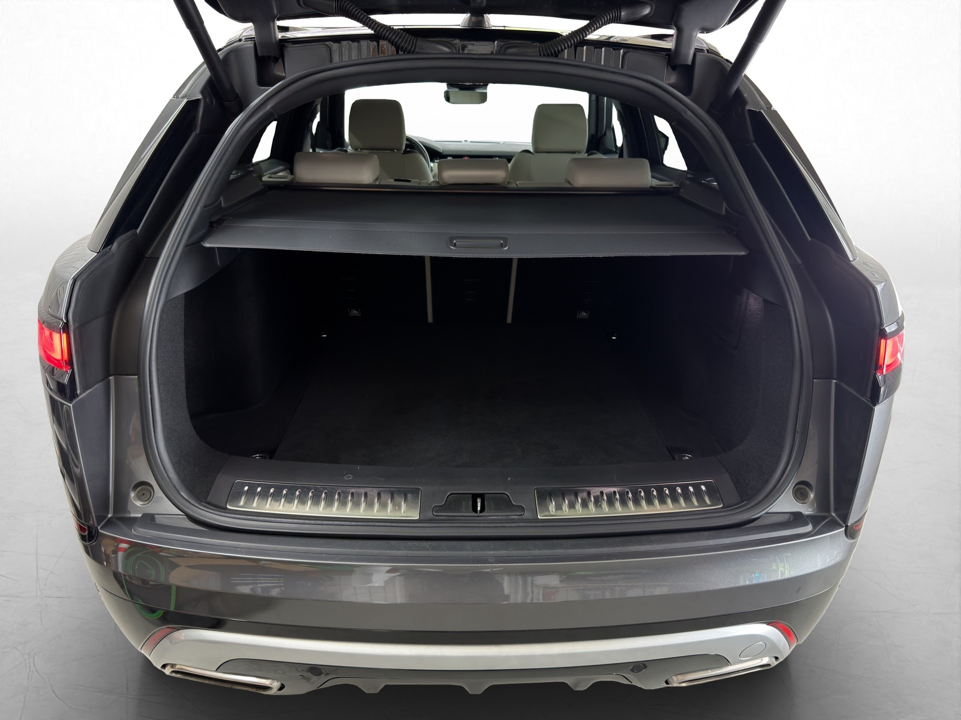 LAND ROVER Range Rover Velar R-Dynamic P 380 SE Automatic-image-17