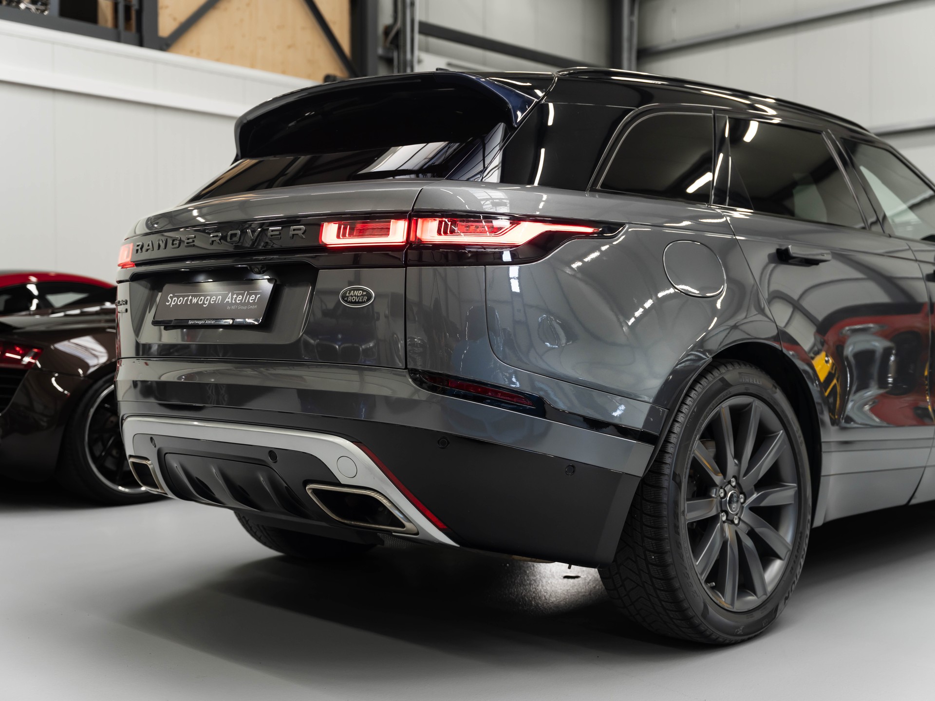 LAND ROVER Range Rover Velar R-Dynamic P 380 SE Automatic-image-16