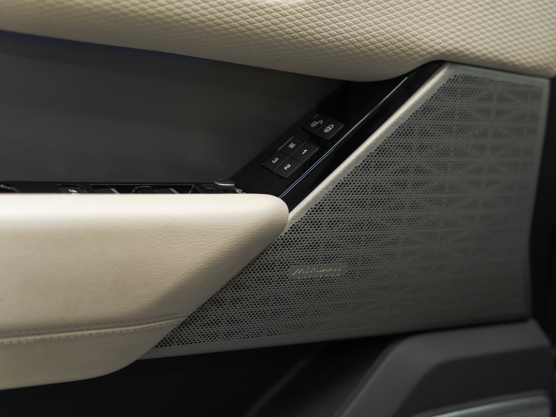 LAND ROVER Range Rover Velar R-Dynamic P 380 SE Automatic-image-20