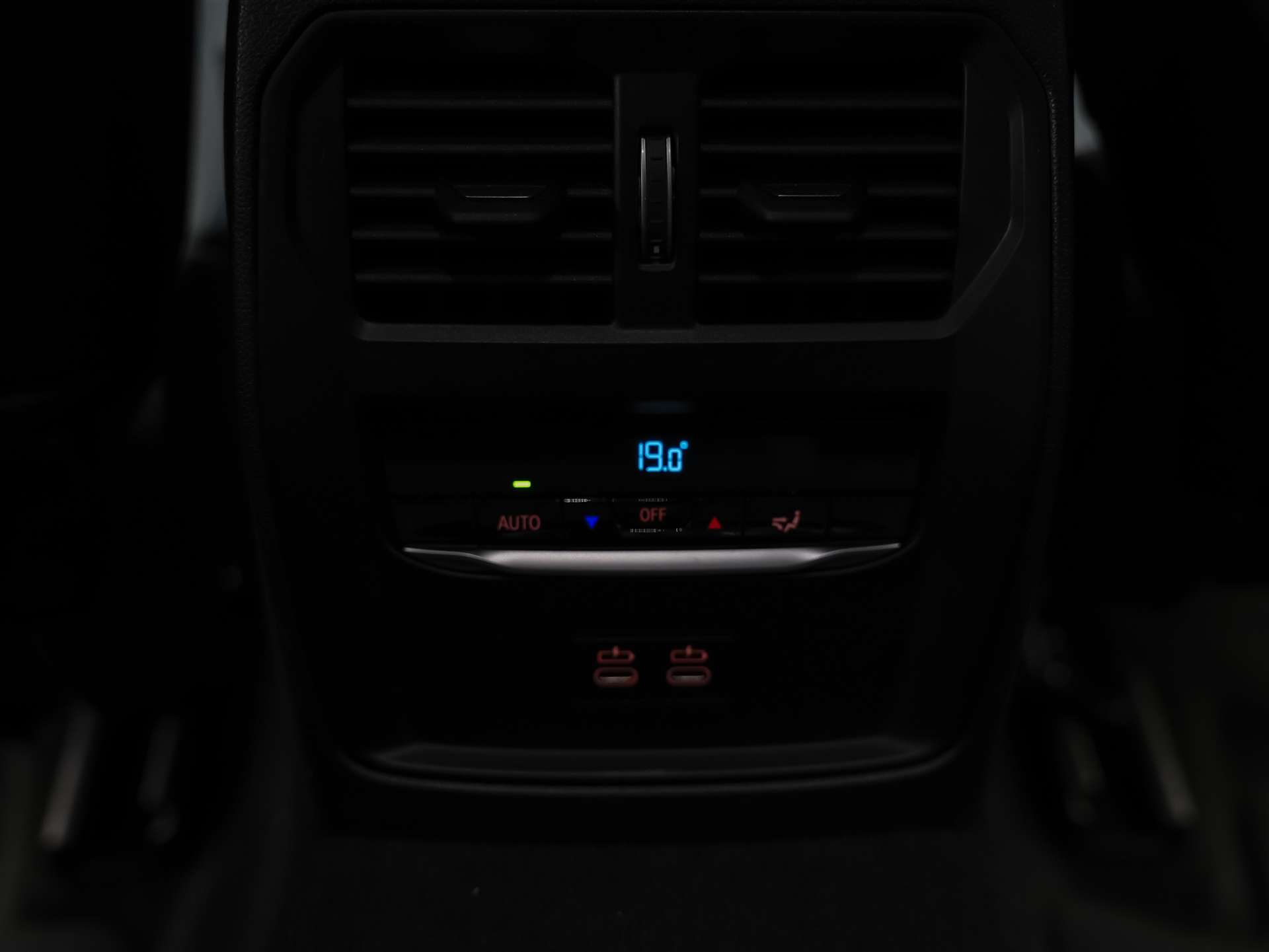 BMW 330i xDrive Steptronic M Sport Pro *Werksgarantie*Head-Up Display*Harman/Kardon*-image-12