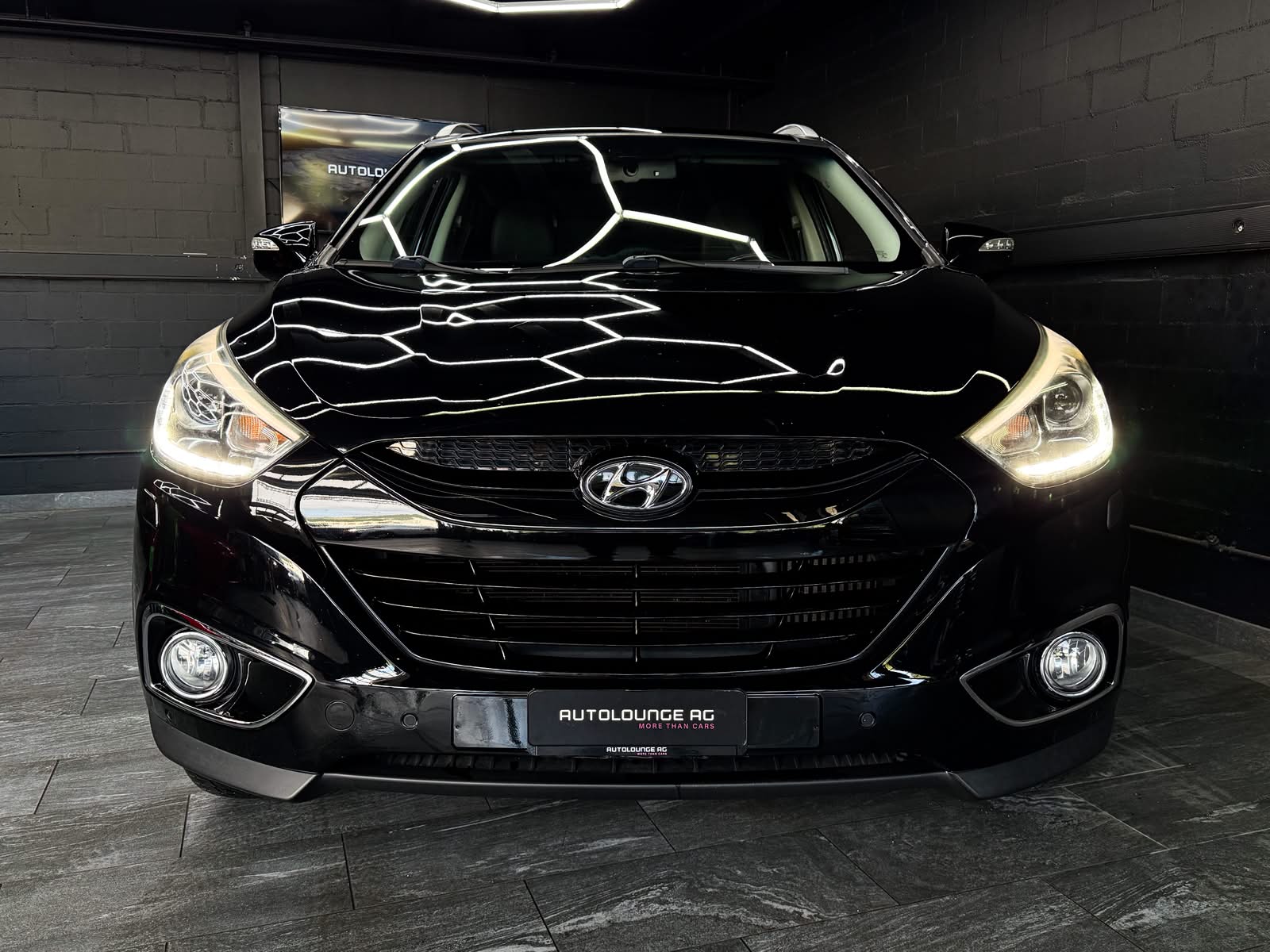 HYUNDAI iX 35 2.0 CRDi Premium 4WD Automatic-image-4