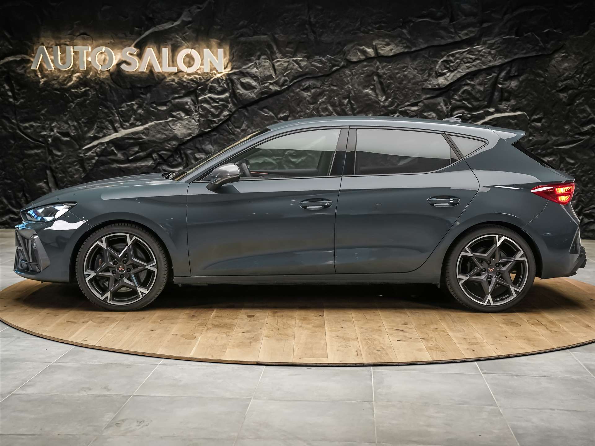 CUPRA Leon 2.0 TSI 300 VZ DSG *Werksgarantie*El. Sitze mit Memory*Lenkradheizung*-image-1