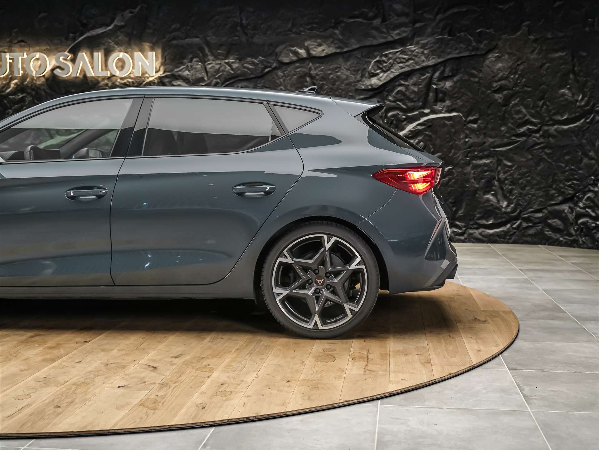 CUPRA Leon 2.0 TSI 300 VZ DSG *Werksgarantie*El. Sitze mit Memory*Lenkradheizung*-image-16