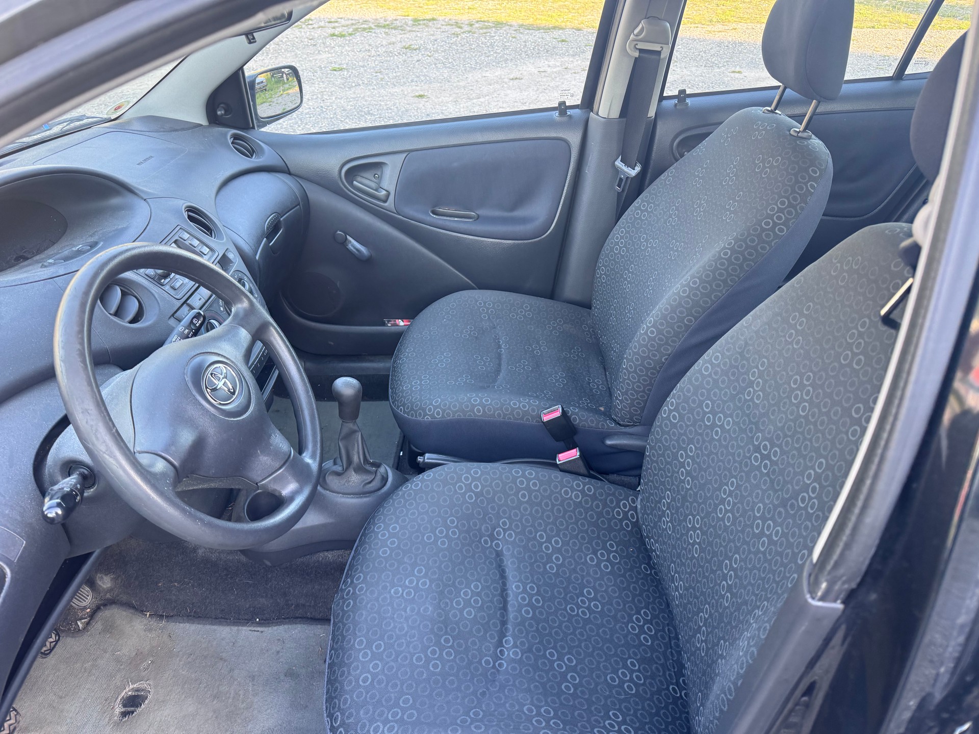 TOYOTA Yaris 1.0 Linea Luna-image-8