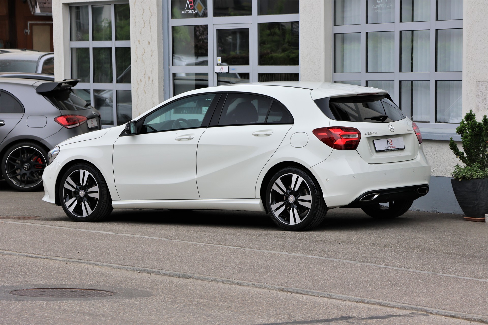MERCEDES-BENZ A 220 d Urban 4Matic 7G-DCT (CH)-image-4
