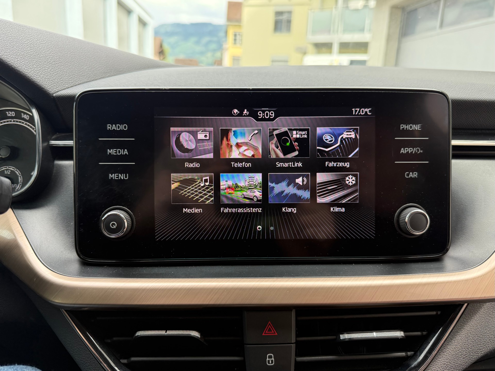 SKODA Kamiq 1.0 TSI Style DSG-image-14