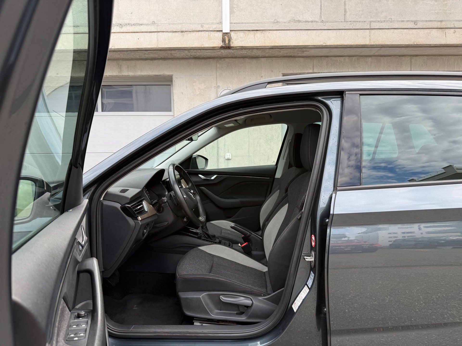 SKODA Kamiq 1.0 TSI Style DSG-image-9