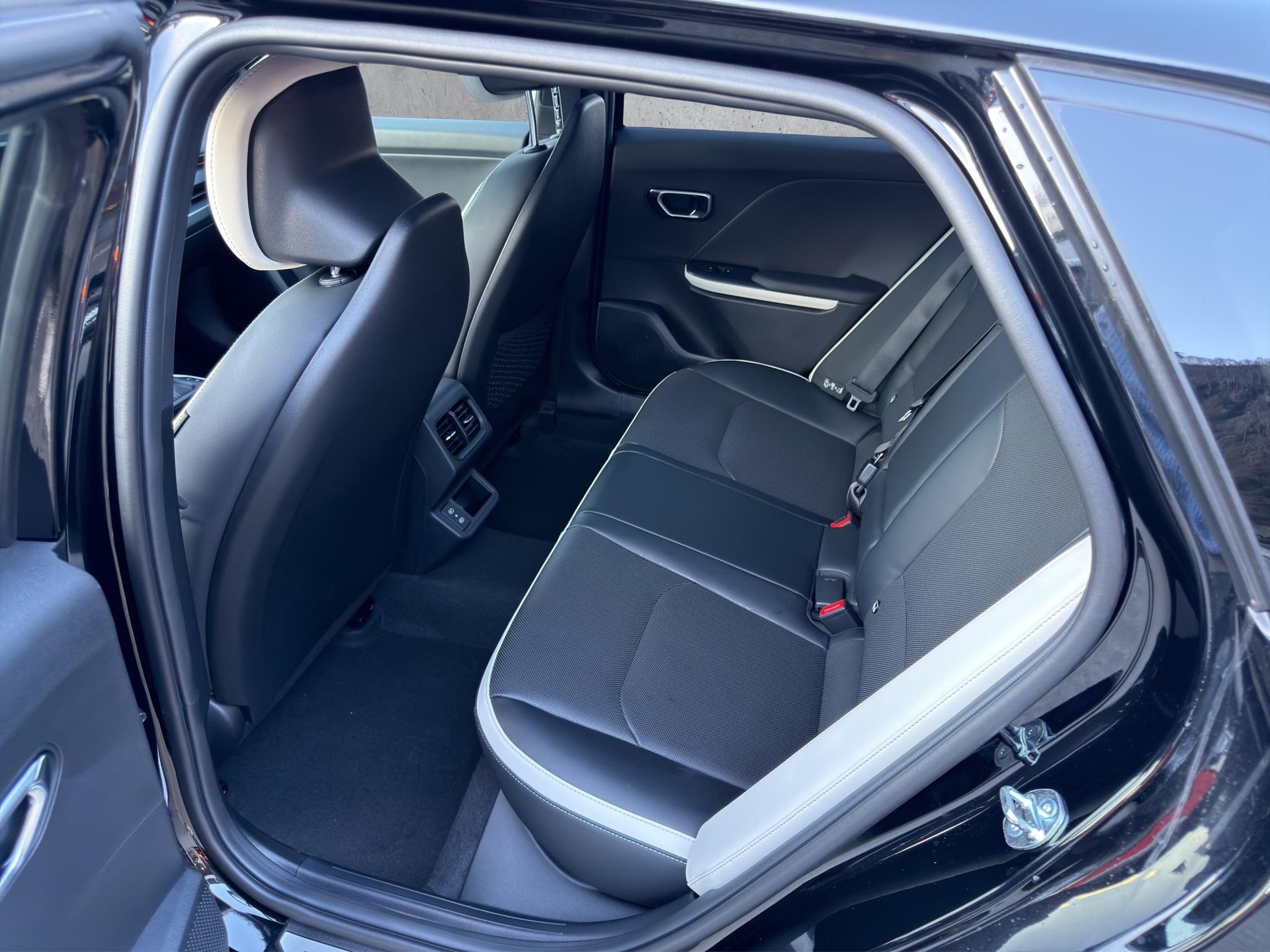 KIA K4 1.6 T-GDi GT-Line-image-12
