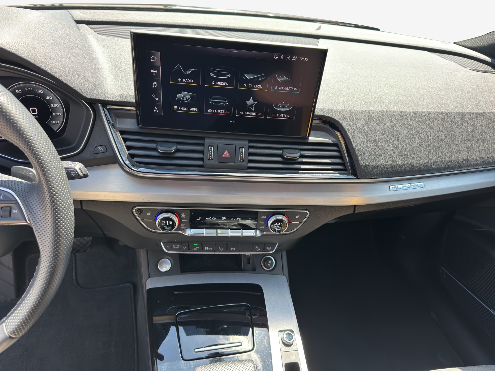 AUDI Q5 50 TFSI e PHEV S line quattro S-tronic-image-11