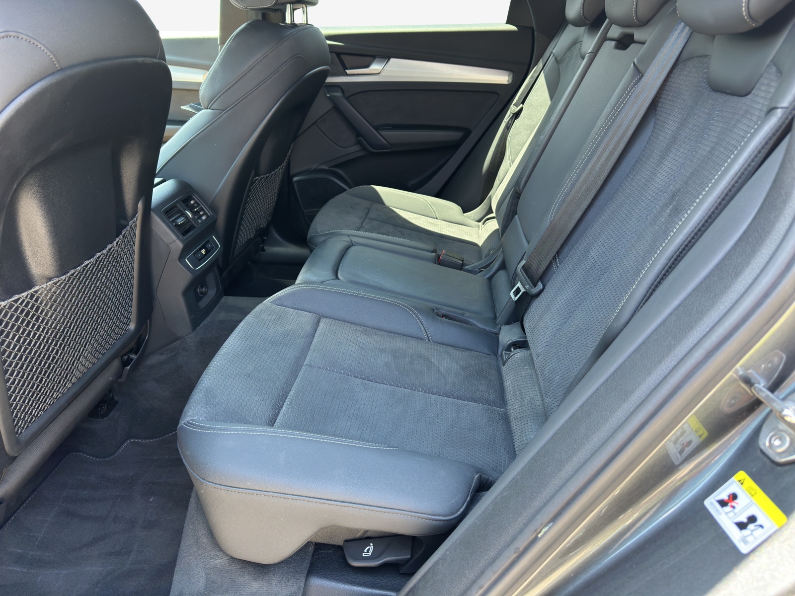 AUDI Q5 50 TFSI e PHEV S line quattro S-tronic-image-12