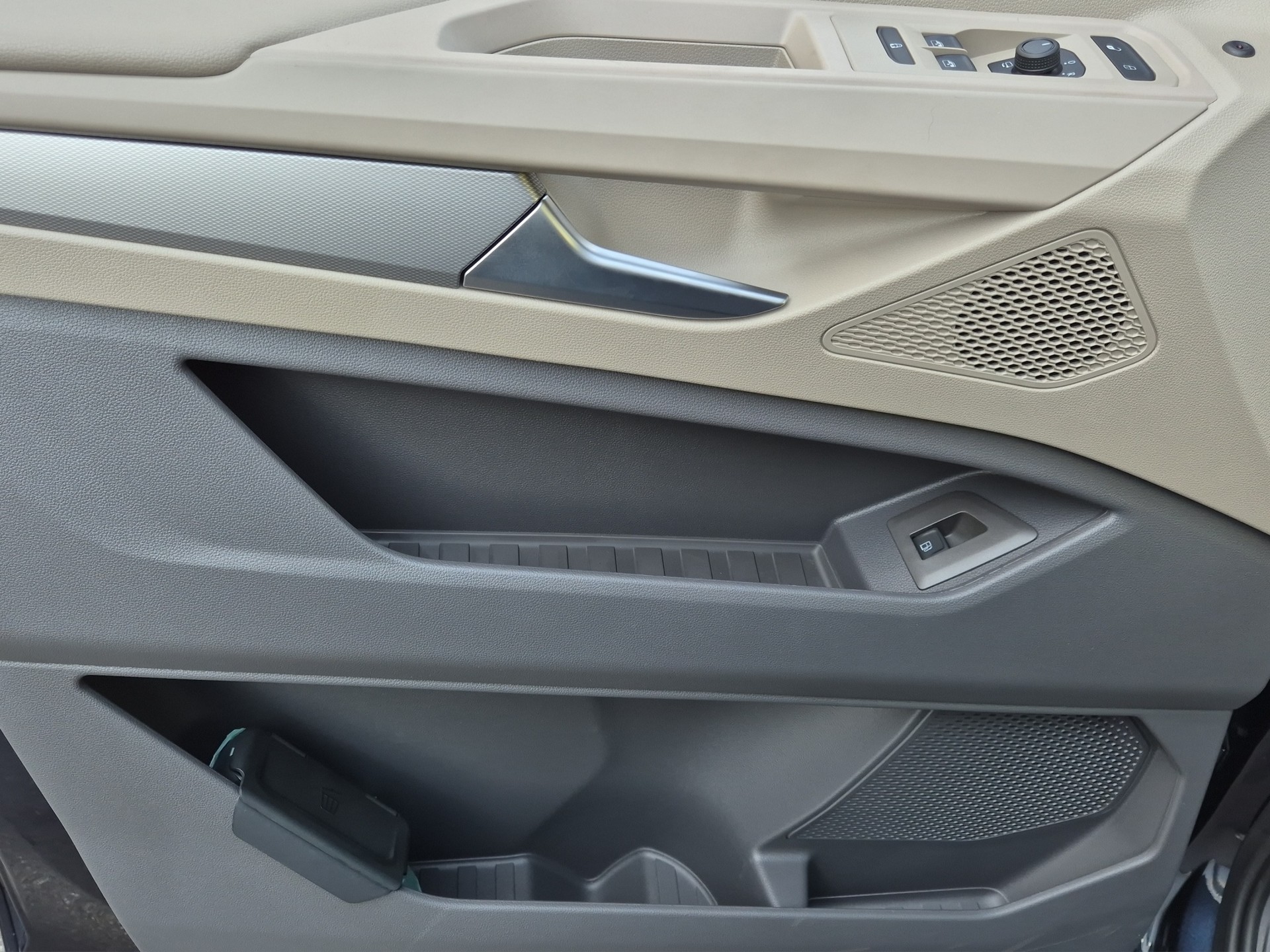 VW Multivan 1.5 eHybrid 4Motion DSG-image-12